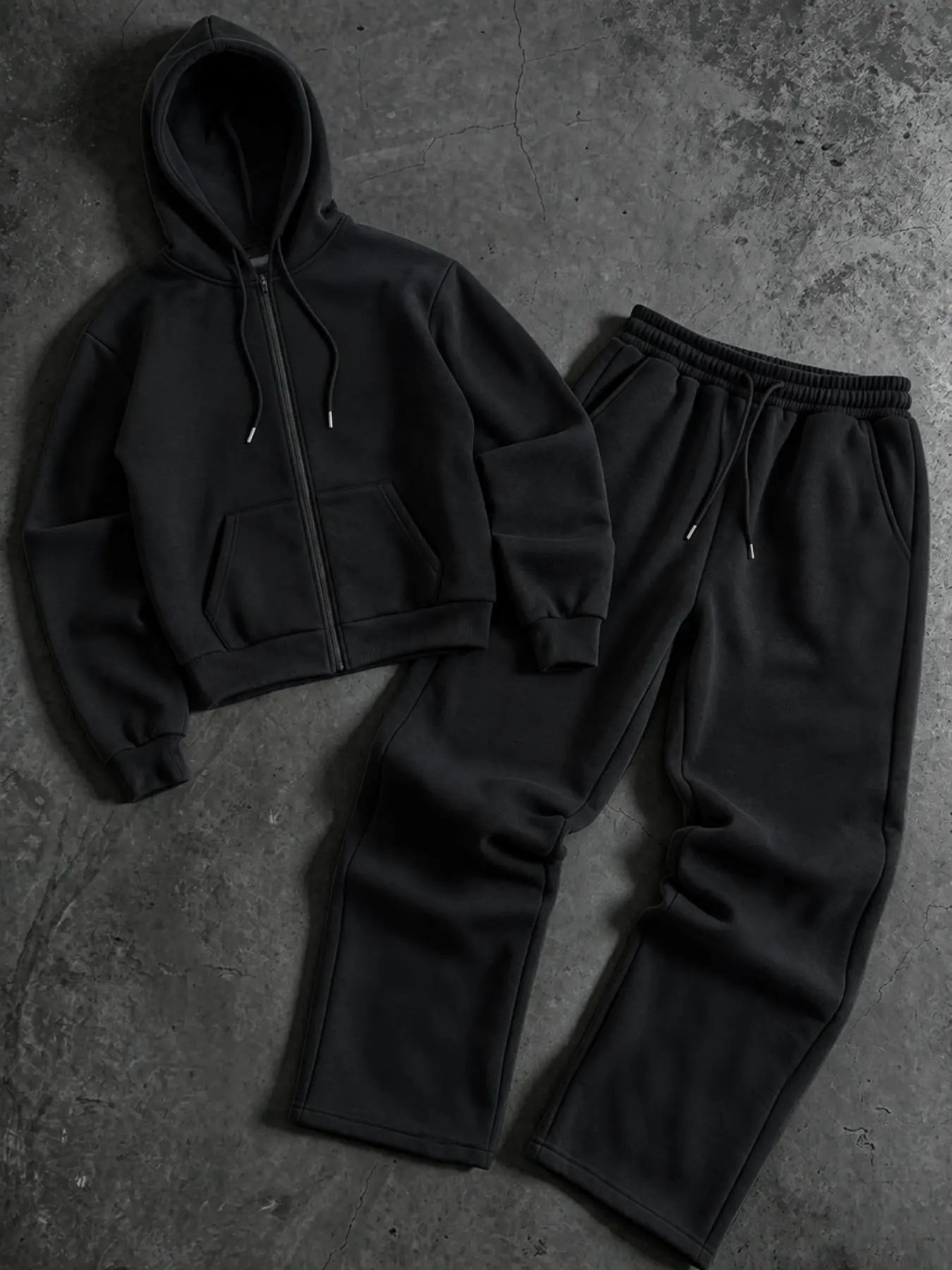 Y2K All‑Black Minimalist Men Sweatsuit, Casual Cropped Zip Hoodie & Loose Wide‑Leg Sweatpants 2‑Piece Matching Set Drawstring Design Side Pockets Wrinkle Resistant Street Loungewear For Gen Z Teen Young Men Vacation Gym Daily Hangout Outfit