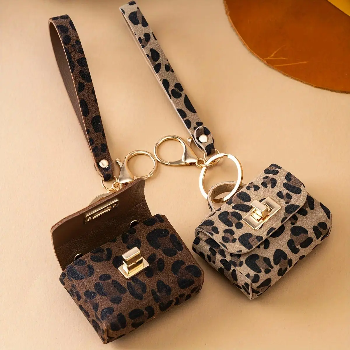 Women’s Leopard Print Keychain with Coin Pouch, Vegan Leather Mini Change Wallet Charm, Animal Print Bag Pendant Accessory, Cute Everyday Carry Key Holder Gift for Women, Purse Decoration & Small Item Storage
