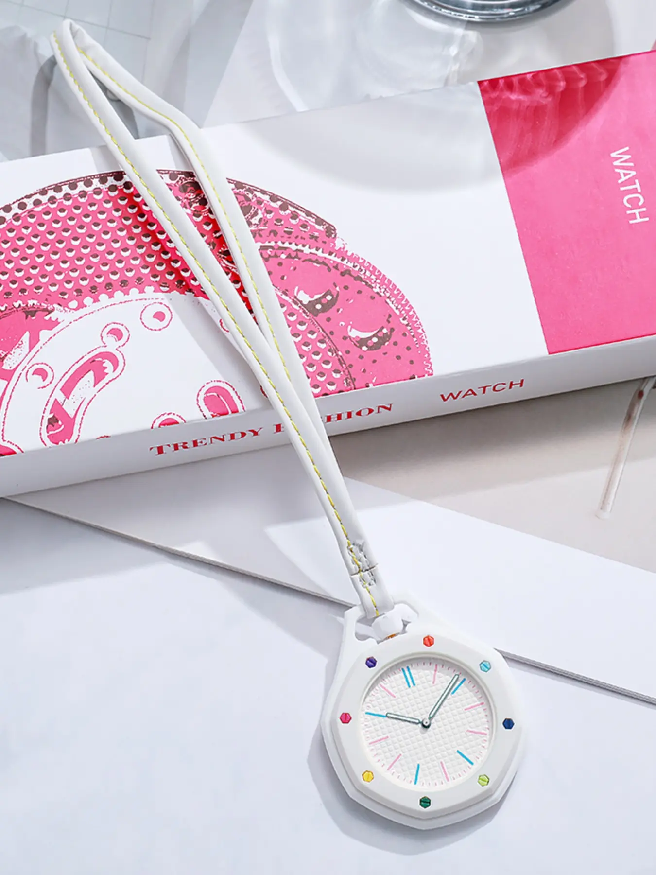 New academic style backpack charm, timing pocket watch decoration, women's watch, Pink watch, simple square quartz watch, luxurious heart-shaped chain, daily clothing keychain, parties, Valentine's Day