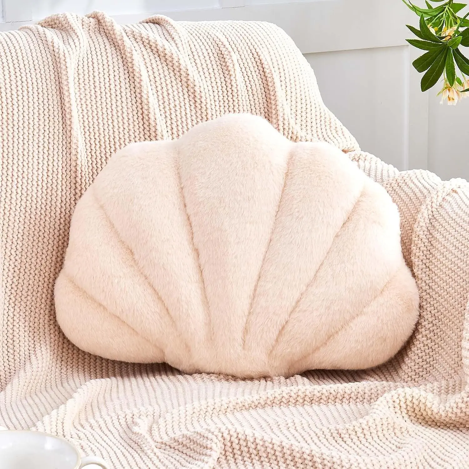 Seashell Pillow Sea Shell Decorative Throw Pillows for Bed Aesthetic Room Decor Beige Shell Shaped Pillow Cute Beach Plush Pillows for Couch (13x10 Inch)