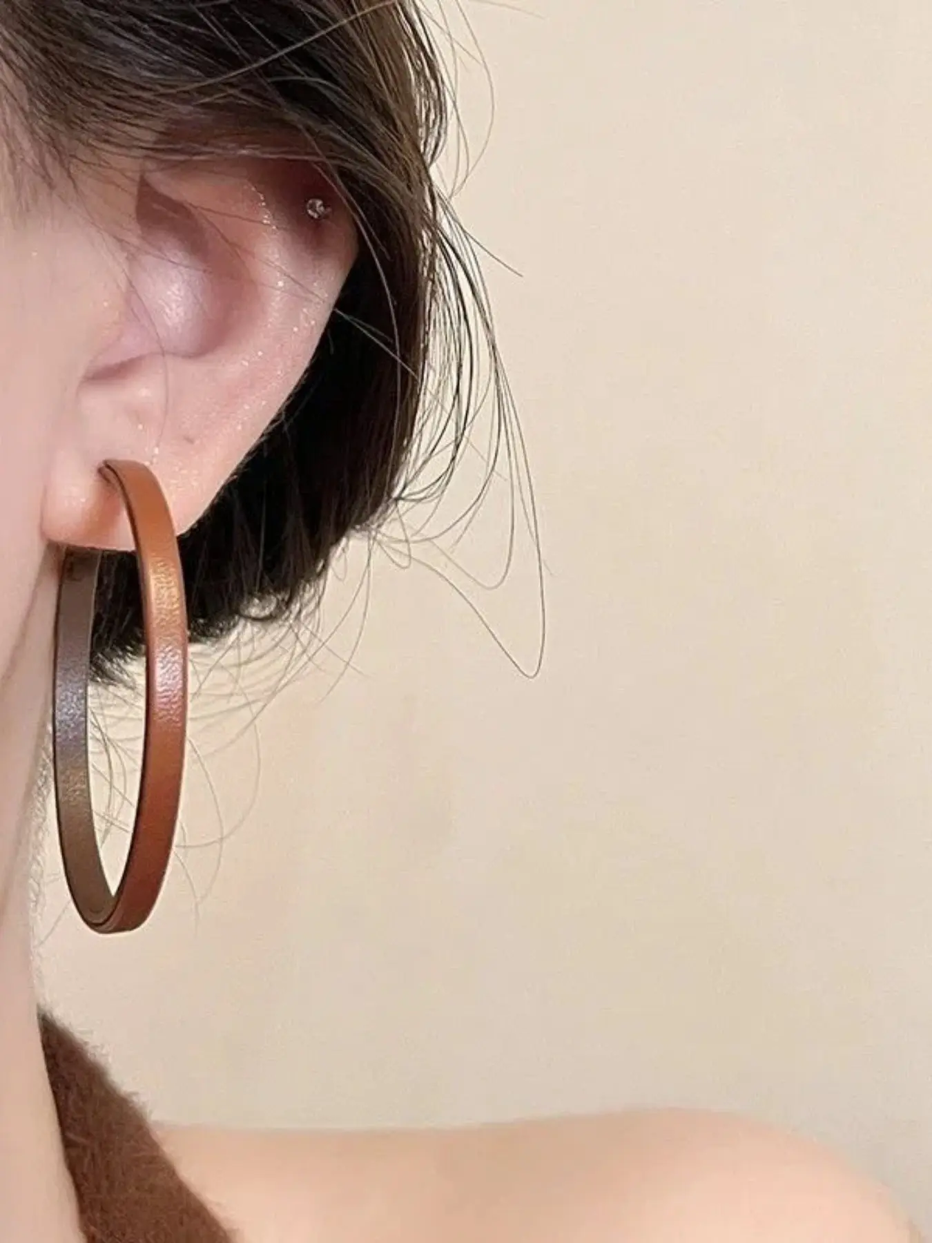 Vintage Leather Circle Hoop Earrings Designed for Women, Simple Large Round Hoop Jewelry, Elegant Fashion Accessories for Party, Cocktail & Casual Vacation, Versatile All Occasion Ear Ornaments
