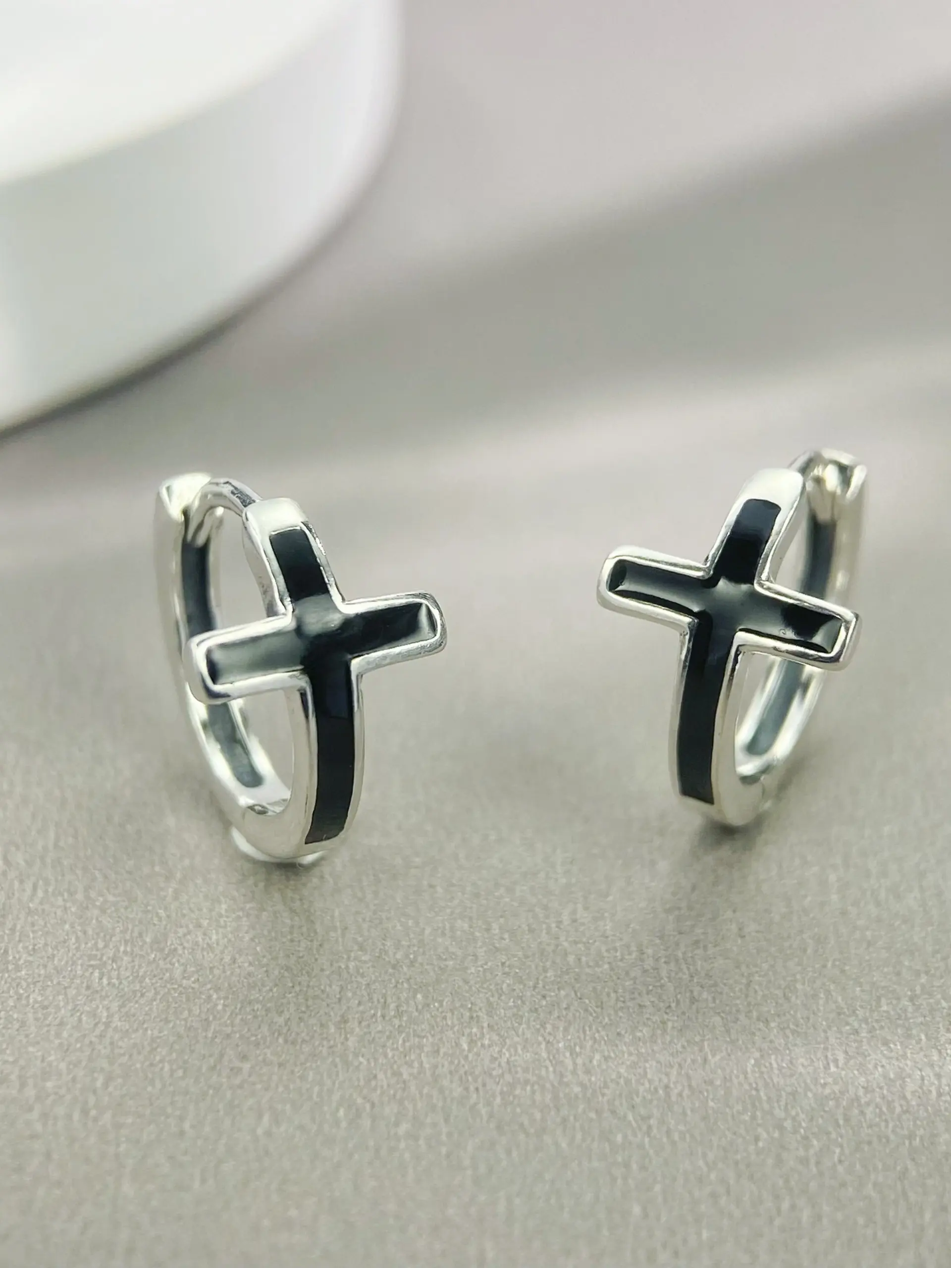 Women's S925 Silver Color Enamel Dripping Glue Cross Earrings, Punk Style Simple Design, Fashion Jewelry Gift for Women & Girls