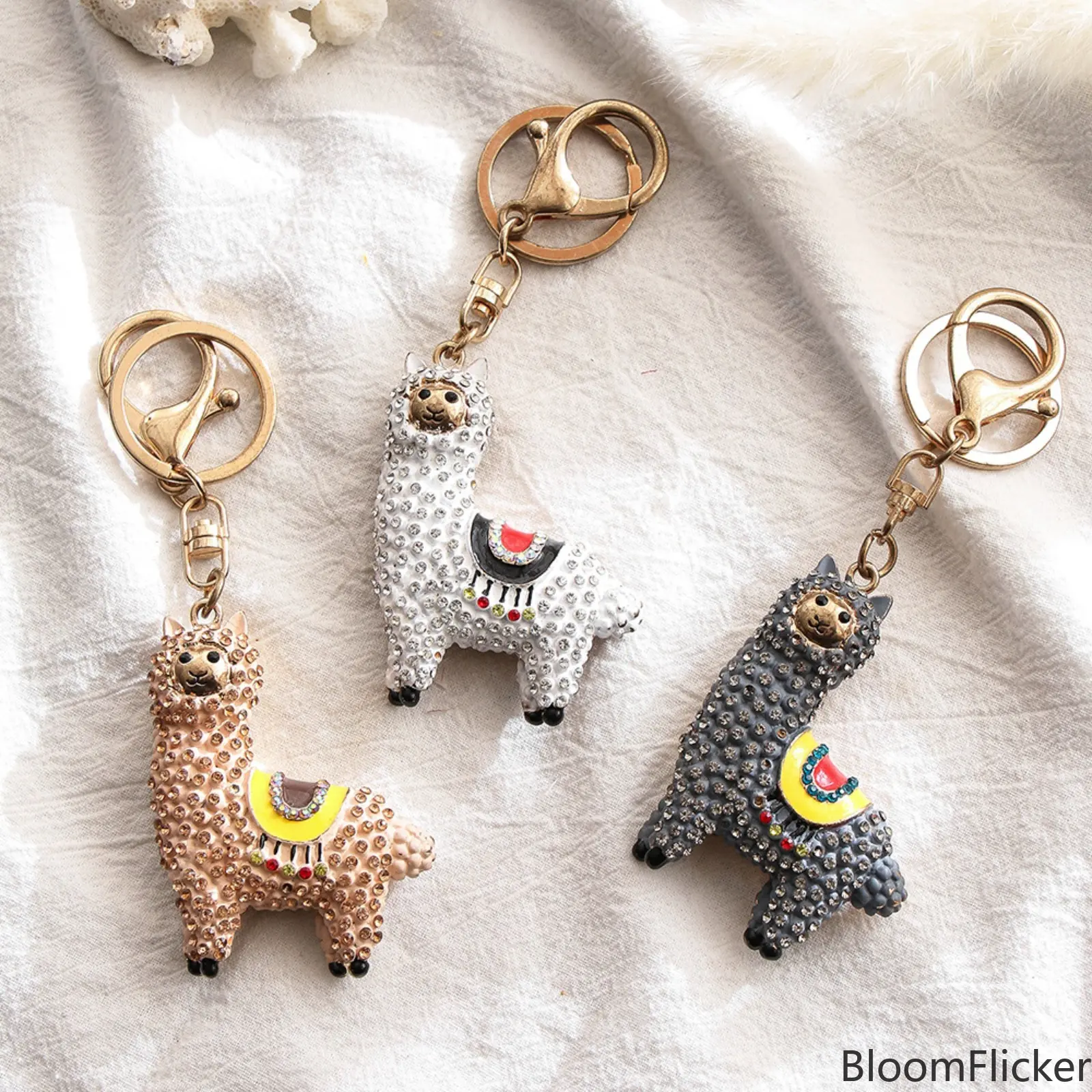 Korean Style Alpaca Rhinestone Alloy Keychain, Cute Enamel Painted Metal Bag Charm, Creative Animal Hanging Pendant, Bling Mini Ornament Perfect For Daily Backpack Decor, Car Interior Accessory And Sweet Holiday Small Gifts
