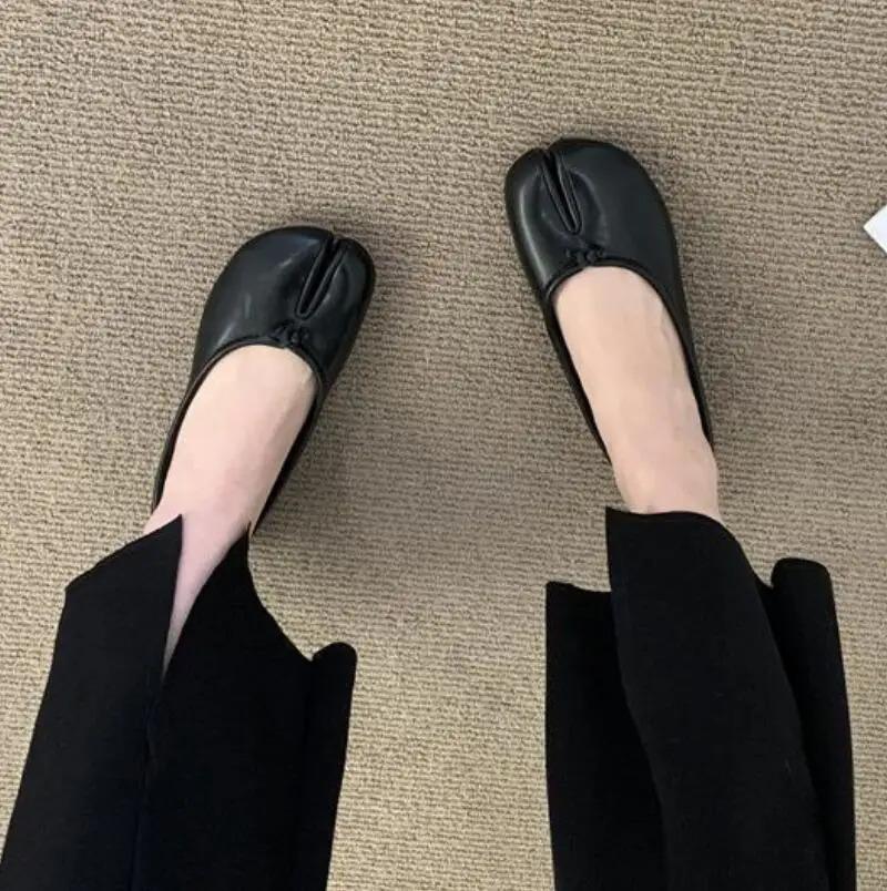 2026 New Pig Hoof Shoes, Cowhide Split Toe Shoes, Women's Summer Flat Bottom Shallow Mouth Single Shoes, Ballet Horseshoe Shoes, Axigo Same Style, One Step Stepping