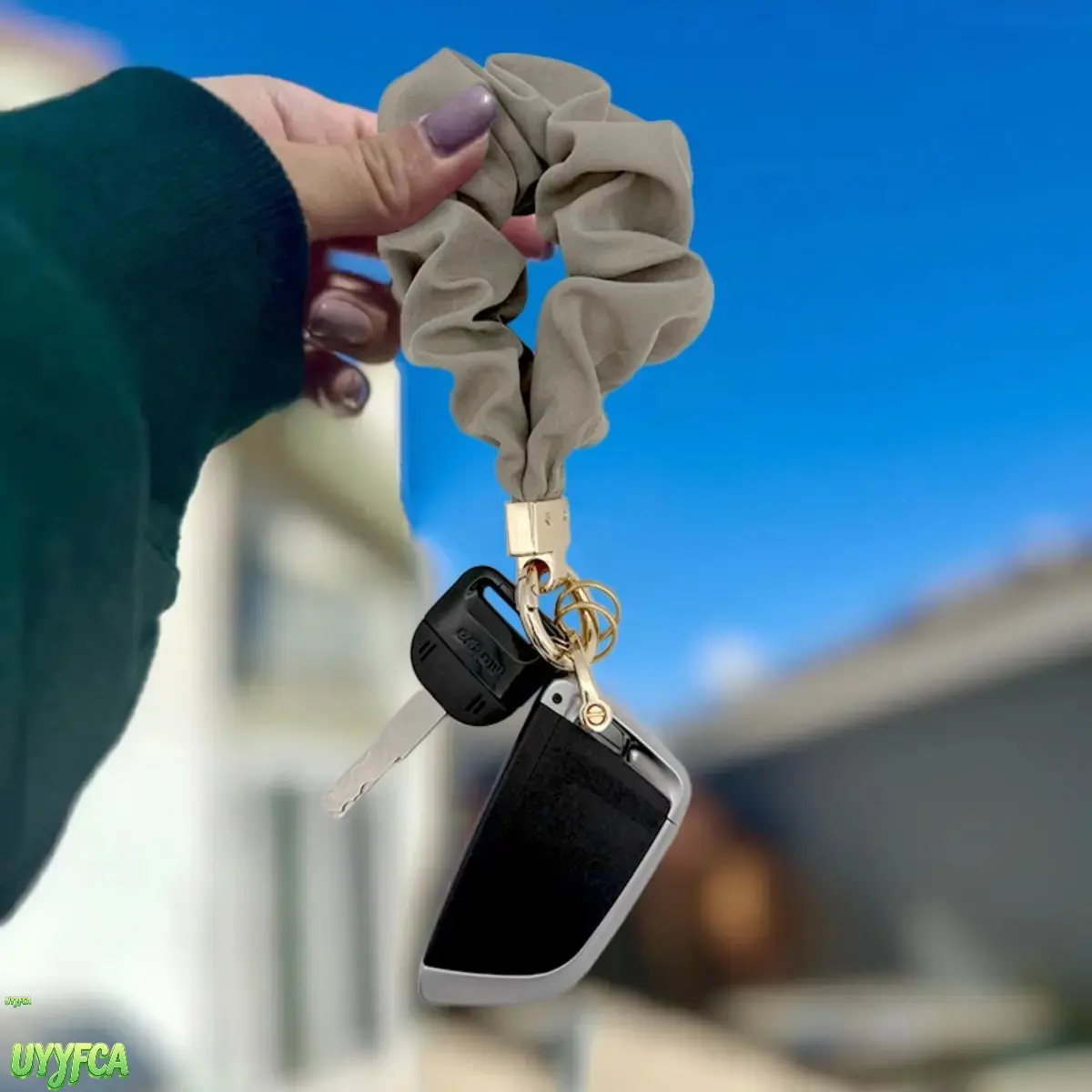 Soft Fabric Scrunchie Wristlet Keychain For Women, Detachable Metal Ring Key Fob Holder, Mult‑Purpose Wrist Strap For Car Keys, Water Bottle And Bag Charm, Practical Accessory For Daily Use And Back‑To‑School