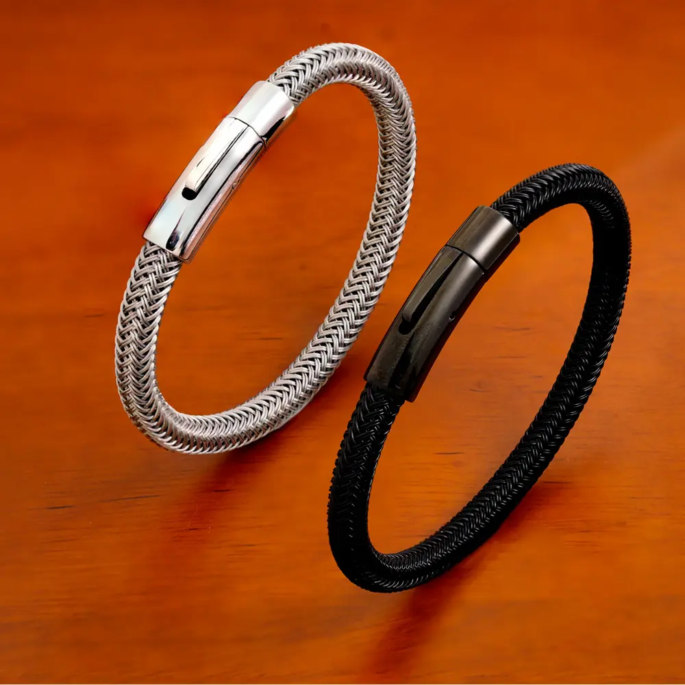 Texture bracelet woven with 304 stainless steel wire, simple hardcore street style, quick release buckle men's and women's bracelet, suitable for daily wear and nighttime outings, low allergy, durable, stackable wrist