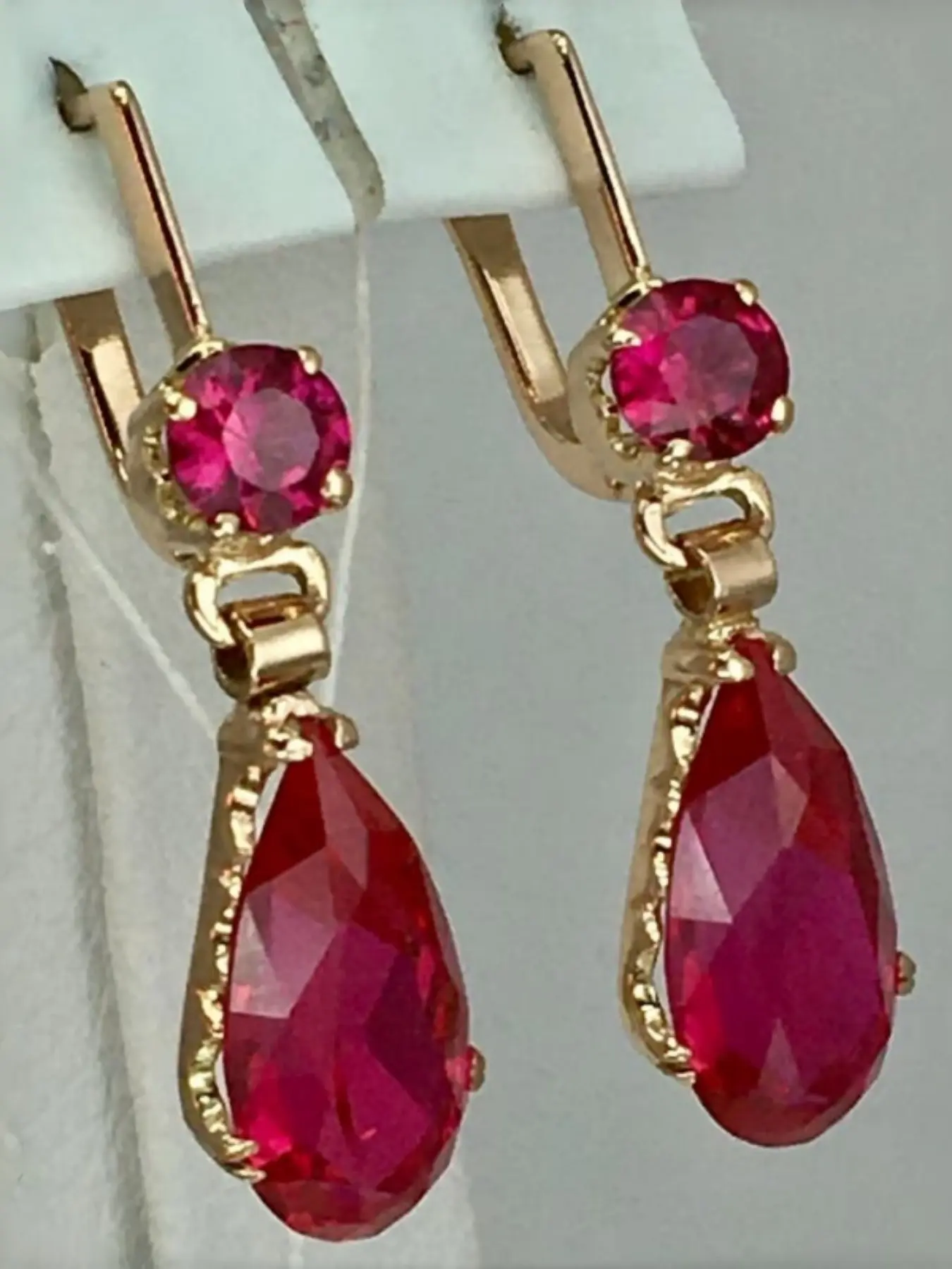 1 Pair of Women's Bohemian Retro Red Water Drop Synthetic Cubic Zirconia Earrings - Water Drop Dangle Ear Cuffs, Suitable for Daily Wear and Various Parties