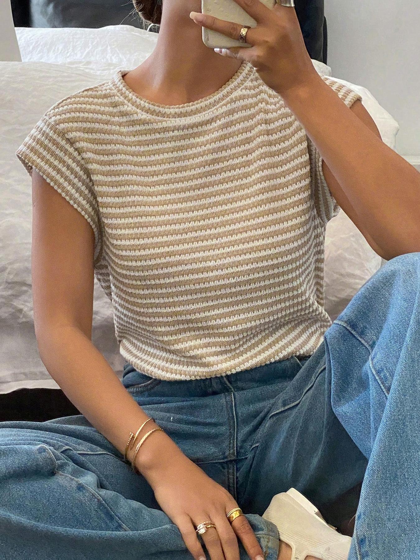 Women's Round Neck Short Sleeve Summer Casual Knit T-Shirt, Slim-Fit Design, Moderate Fabric Thickness, Perfect for Daily Wear