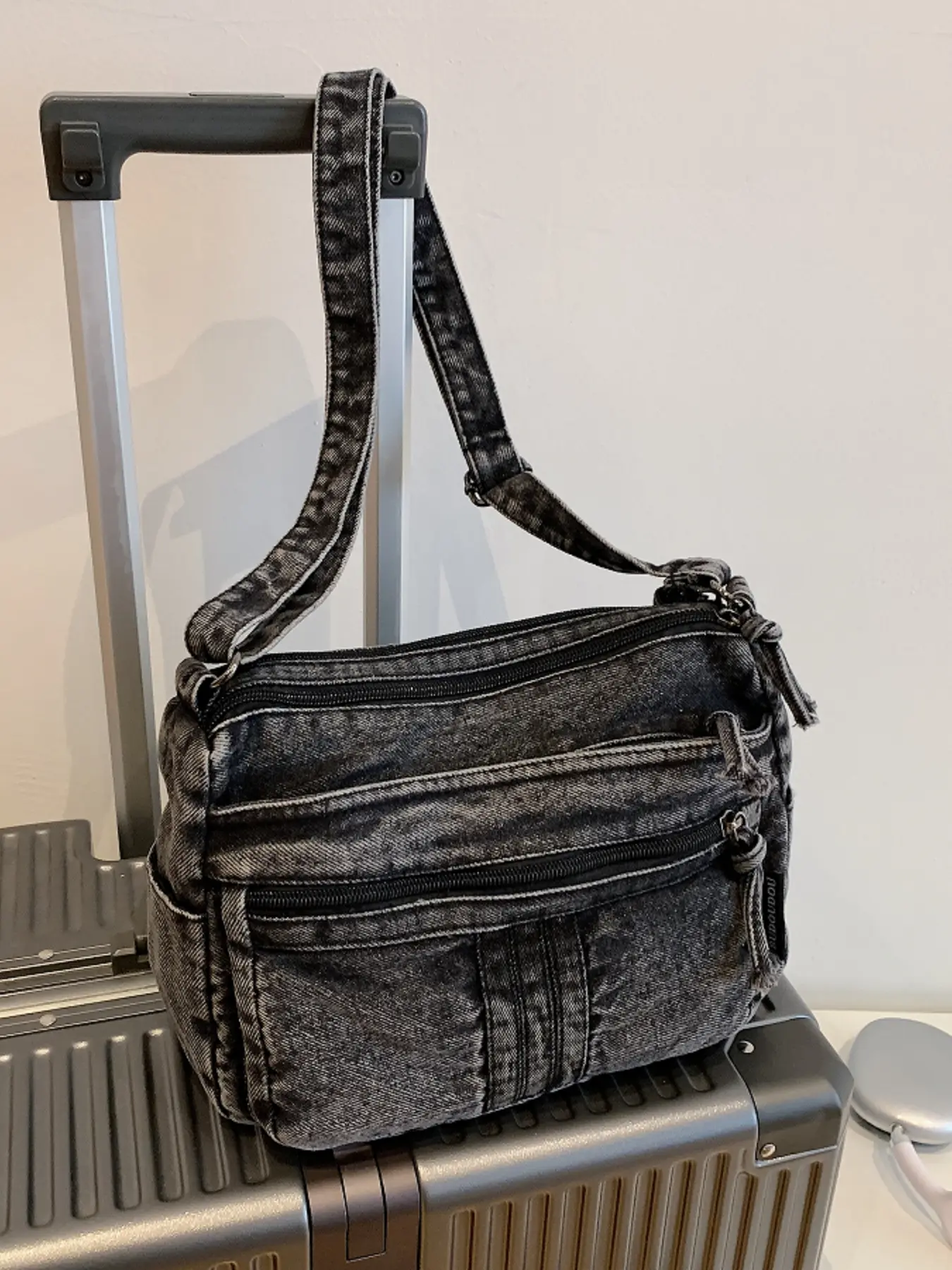 Simple and casual vintage washed denim Handbag crossbody bag, multi-zipper pockets adjustable strap daily commute street style shoulder bag
