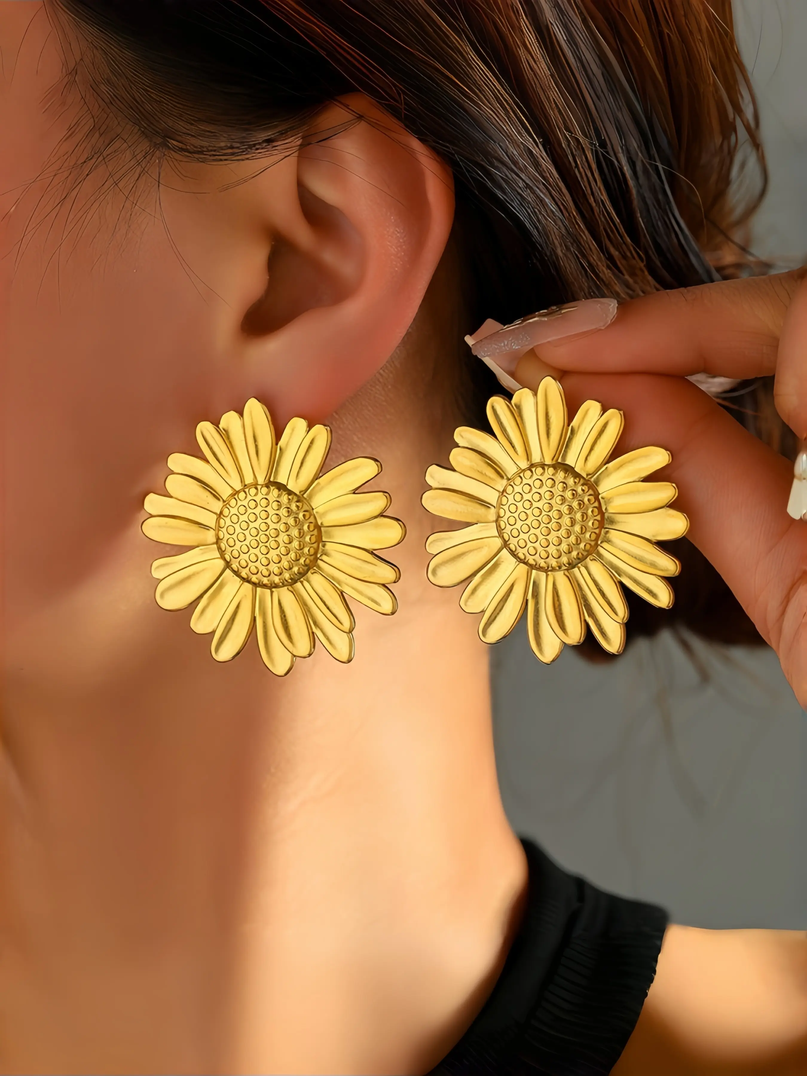 Sunflower Stud Earrings, Lightweight Luxury Stainless Steel Design, Perfect Accessory for Graduation Gifts, Beach Vacation Jewelry