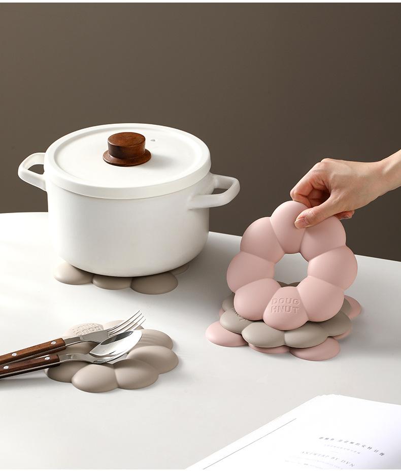 FaSoLa silicone heat-resistant mat, high-temperature resistant and anti-scalding, kitchen pot mat, coaster, thickened and foldable dining table tableware mat