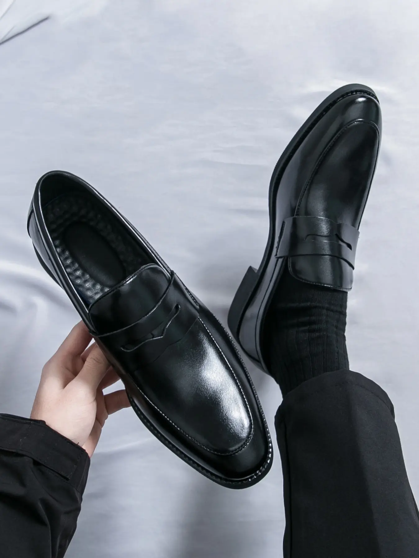 Men's Large Size Casual Leather Shoes, One-Step Loafers, PU Leather Loafers, Glossy Painted Finish, Pointed Toe Slip-Ons, Essential Fashion Footwear