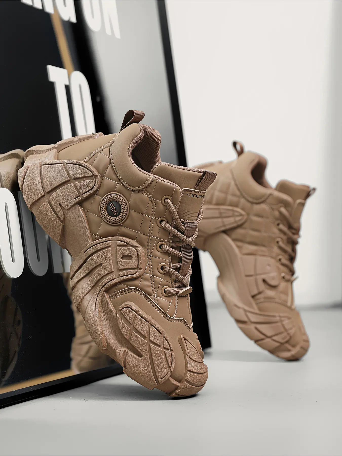 Men's Mid-Top Chunky Dad Sneakers, Quilted Water Resistant Platform Height Increasing Casual Shoes, Non Slip Wear Resistant Outdoor Hiking Work Boots