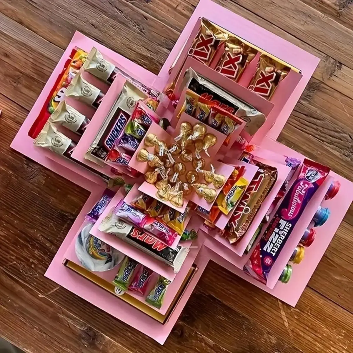 Surprise Explosion Gift Box, Party Gift, Perfect for Birthdays, Weddings, Valentine's Day, Anniversaries, Sweet Treats and Heartfelt Gifts