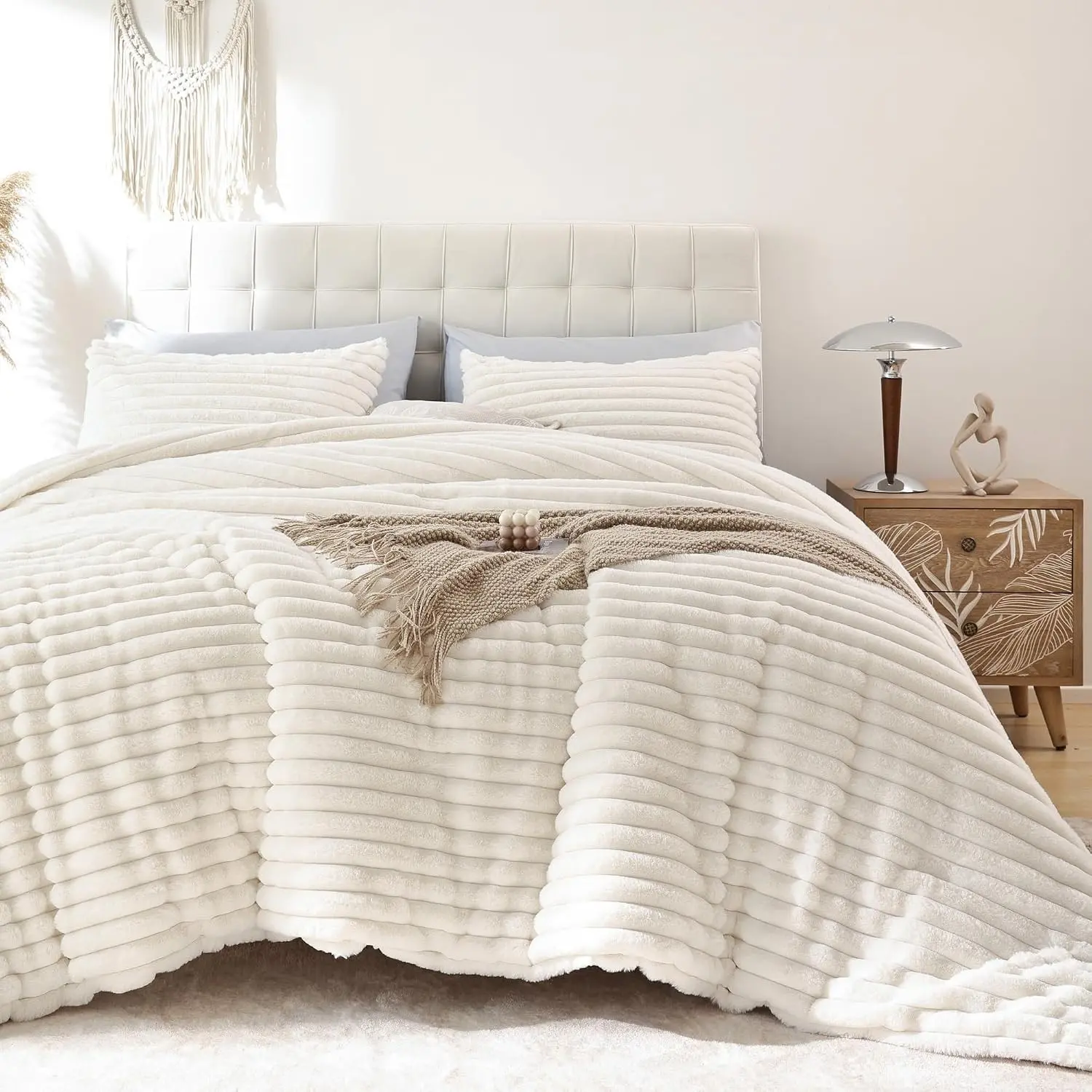 Fluffy Twin Comforter Sets 2 Pieces - Cream White Fleece Fluffy Comforter Set, Luxury Fuzzy Twin Bedding Set, Soft Warm Comforter All Season, Heavy Faux Fur Comforter with Pillow Cases