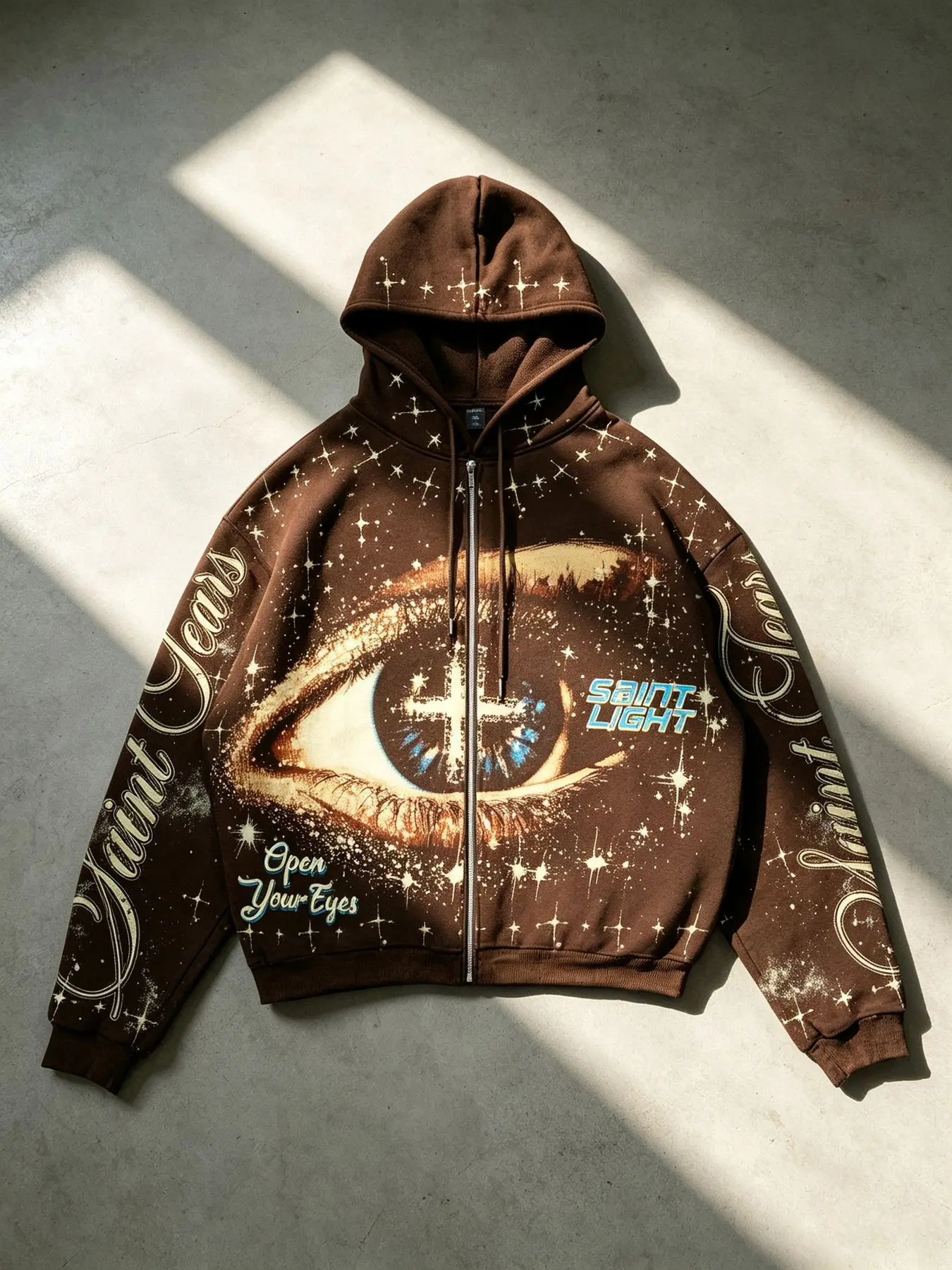 Dark starry sky eye cross print zip-up men's cardigan sweatshirt, unisex style. Saint Light slogan black sweatshirt, retro all-over star print, long-sleeved fleece hoodie for autumn and winter, American Y2K style.