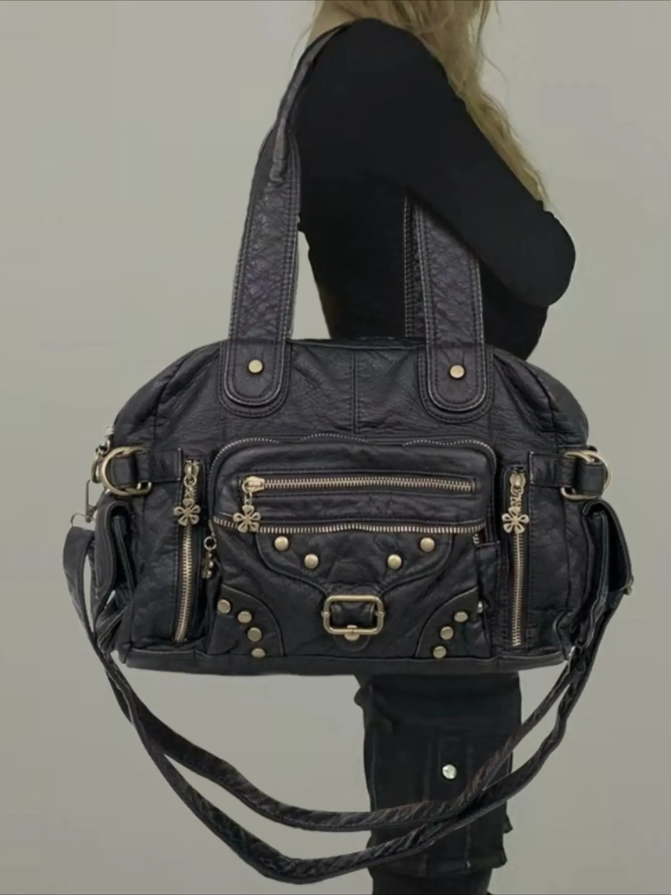 Ladies' retro pure vegan leather motorcycle handbag, Gothic style front pocket soft leather shoulder bag detachable shoulder strap fashionable large capacity bag personalized street Y2K handbag, rivet design, suitable for daily commuting, gatherings,