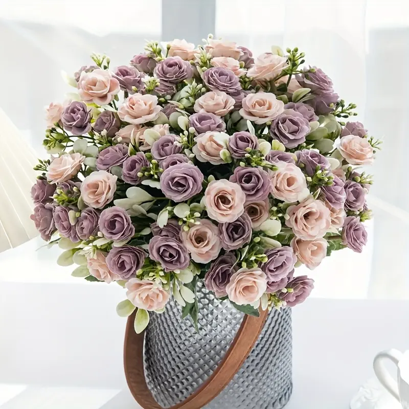 artificial Nordic roses, made of high-end silk flowers, with a realistic feel, maintenance-free, and seasonally appropriate. Suitable for outdoor weddings, home and hotel decorations, outdoor gardening supplies, Christmas, Valentine'