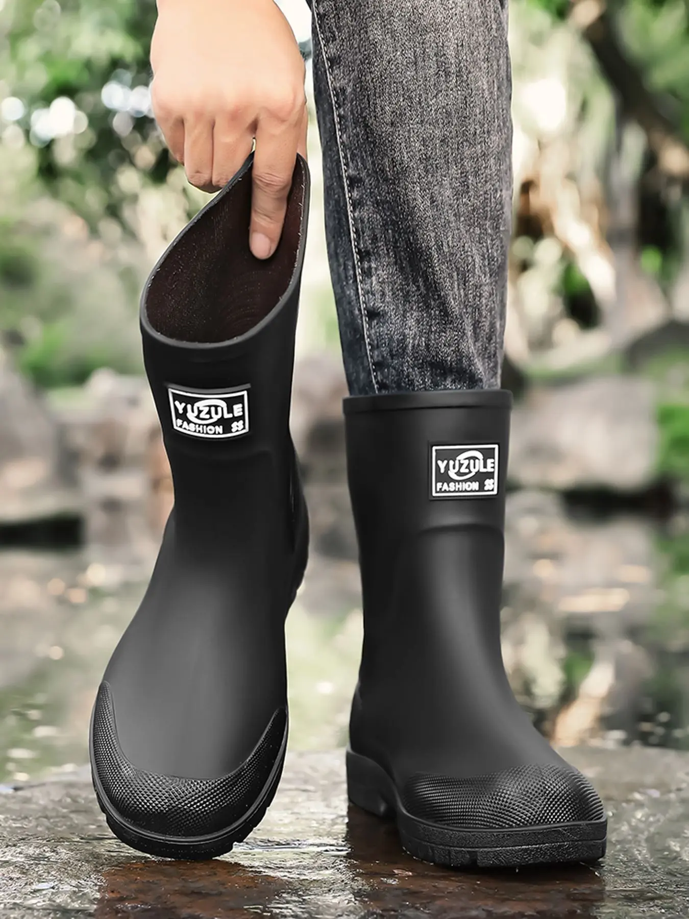 Men's mid-calf fashion rain boots, outdoor hiking boots, strong grip
