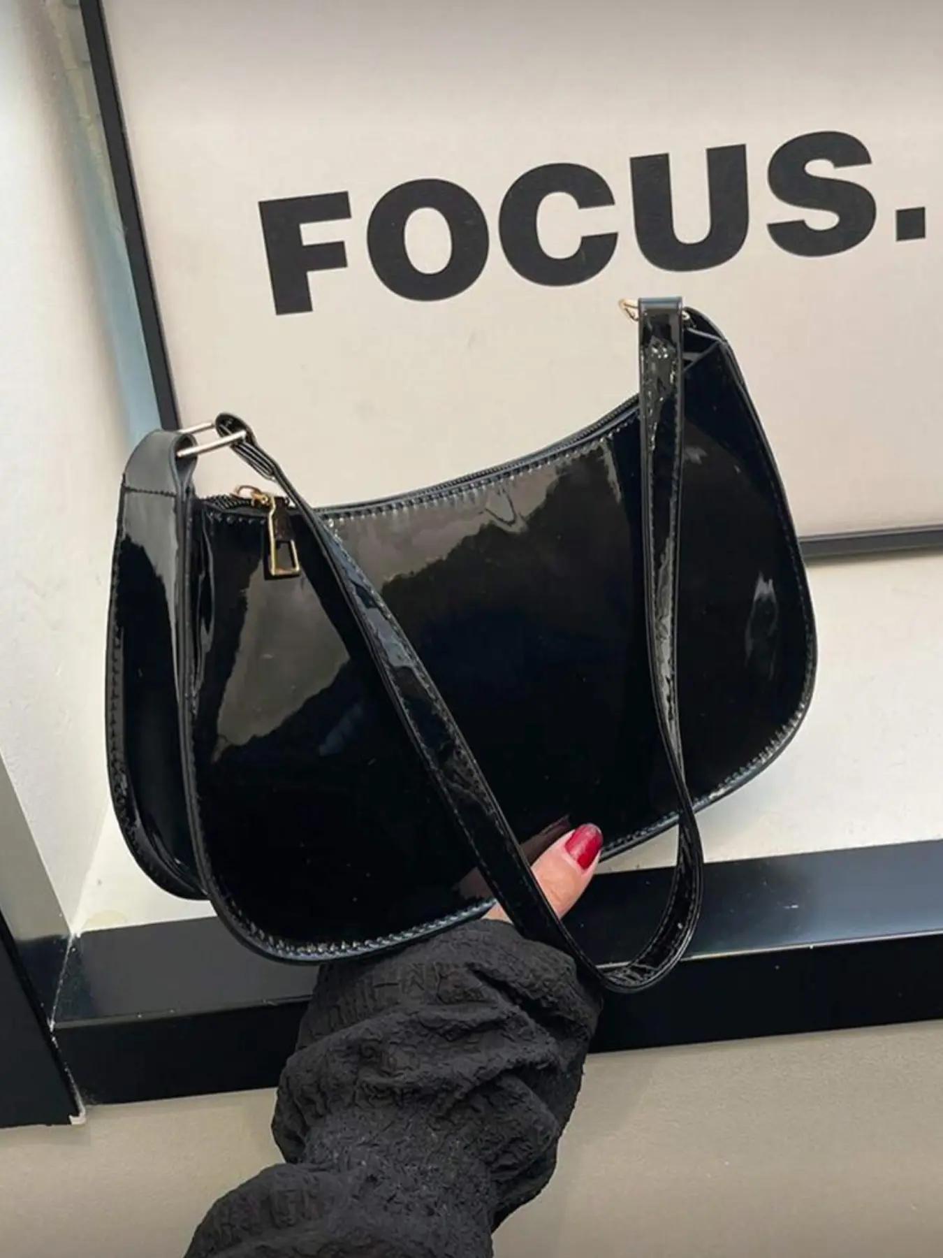 Minimalist Solid Color Zipper Shoulder Bag, Stylish Crescent Shape Design, PU Leather Wallet for Everyday Use