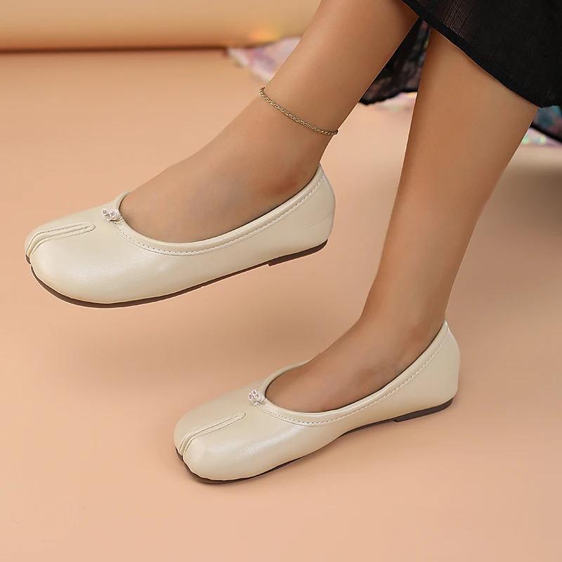 Comfortable Tabi Split Toe Ballet Flats - Ruffled Mary Jane Shoes Pig Hoof Shape Casual Wear