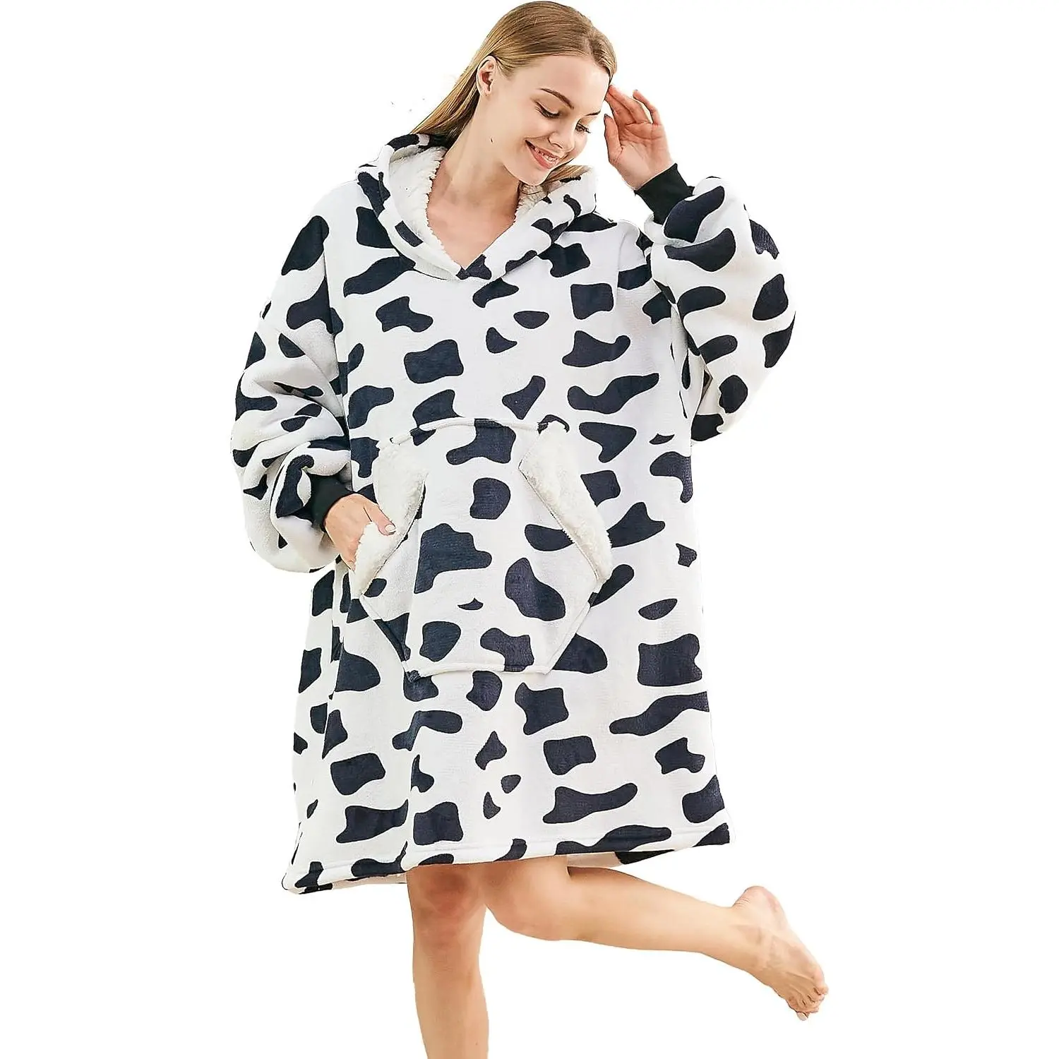 Wearable Blanket Hoodie, Oversized Fleece Sweatshirt Blanket with Sleeves and Pockets (Cow)