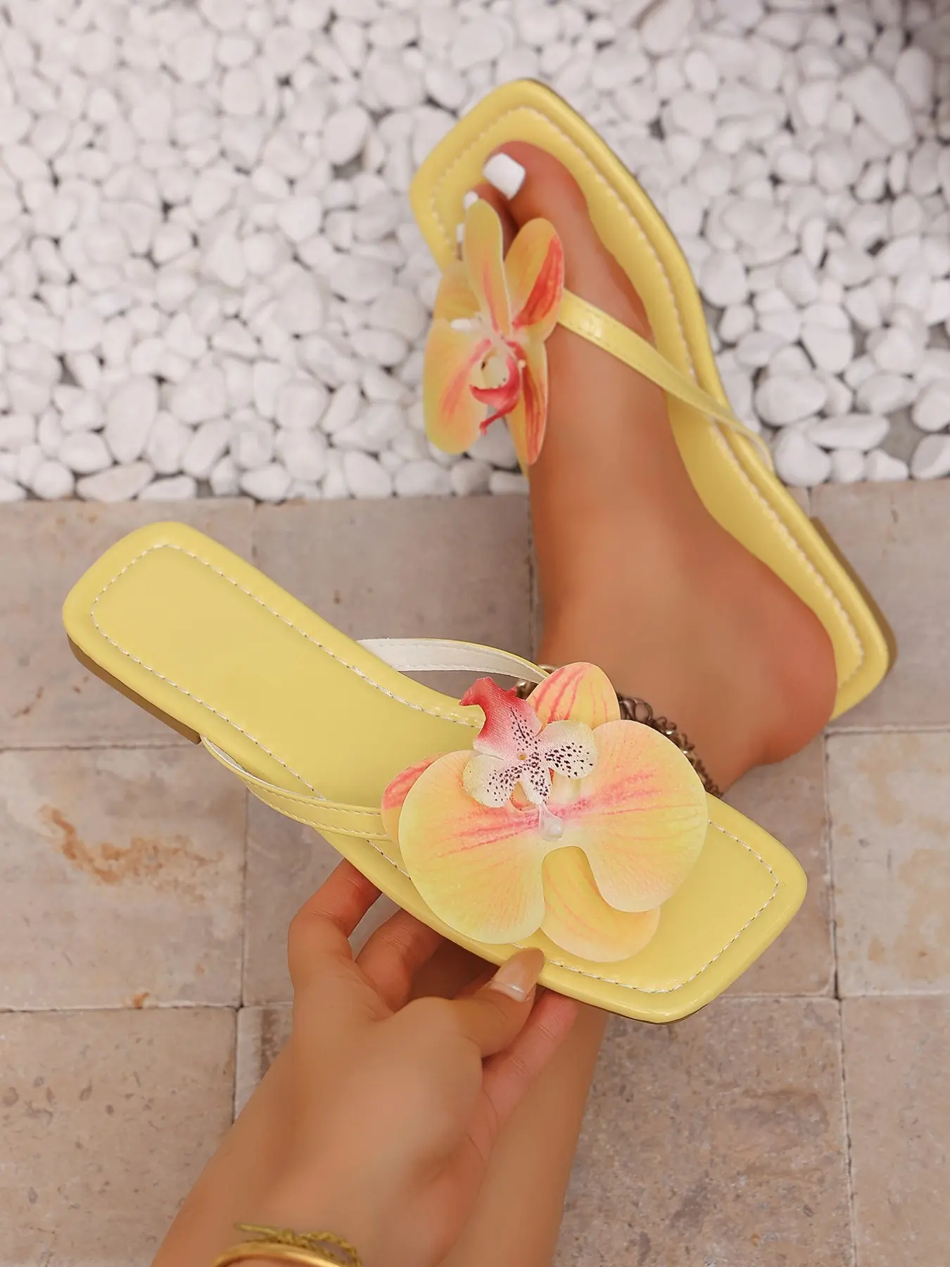 Women's Orchid Decorative Sandals, Bohemian Style Sandals, Boho Style Sandals, Garden Sandals, Casual Comfy Sandals, Square Toe Flat Summer Beach Slippers, Casual Comfortable Footwear for Women, Ideal for Warm Weather