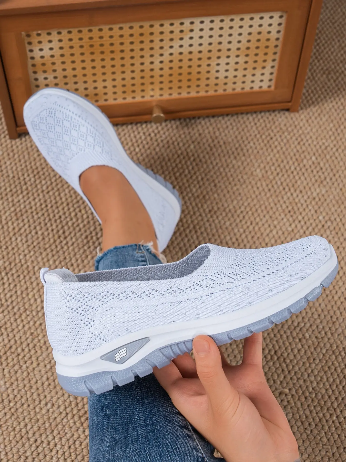 Women's Breathable Knit Slip On Style Shoes, Lightweight Summer Footwear, Soft Sole Comfortable Casual Flat Shoes for Middle-Aged Women, Daily Wear Shoes
