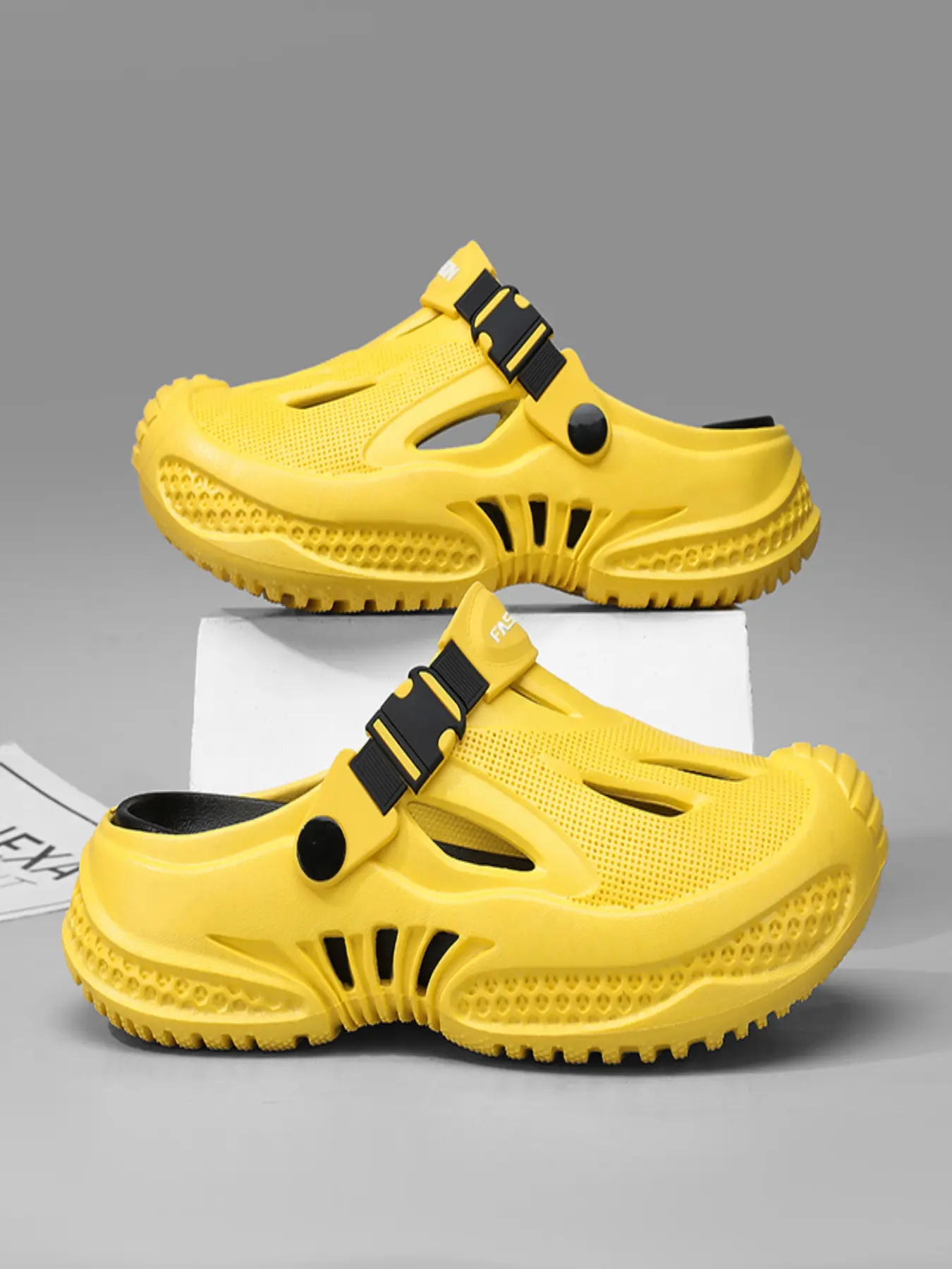 Men Fashion Platform Hollow Out EVA Garden Clogs Adjustable Rotatable Heel Strap Non Slip Quick Dry Outdoor Beach Water Slippers