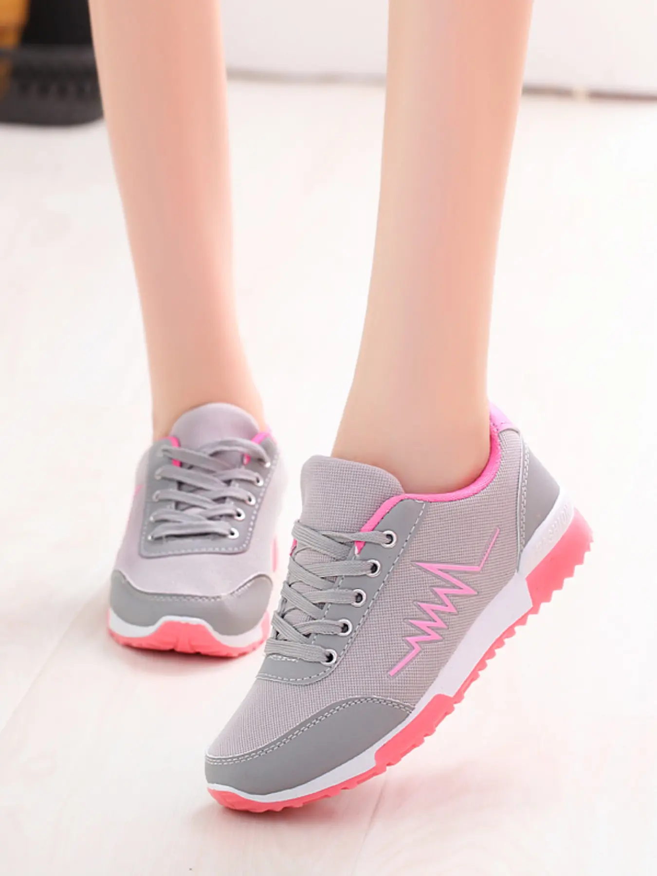 Women's Lightweight Mesh Sports Shoes, Casual Lace-Up Low Top Thick Sole, Music Note Design, Comfortable and Fashionable Women's Sneakers, Breathable Lightweight Sneakers