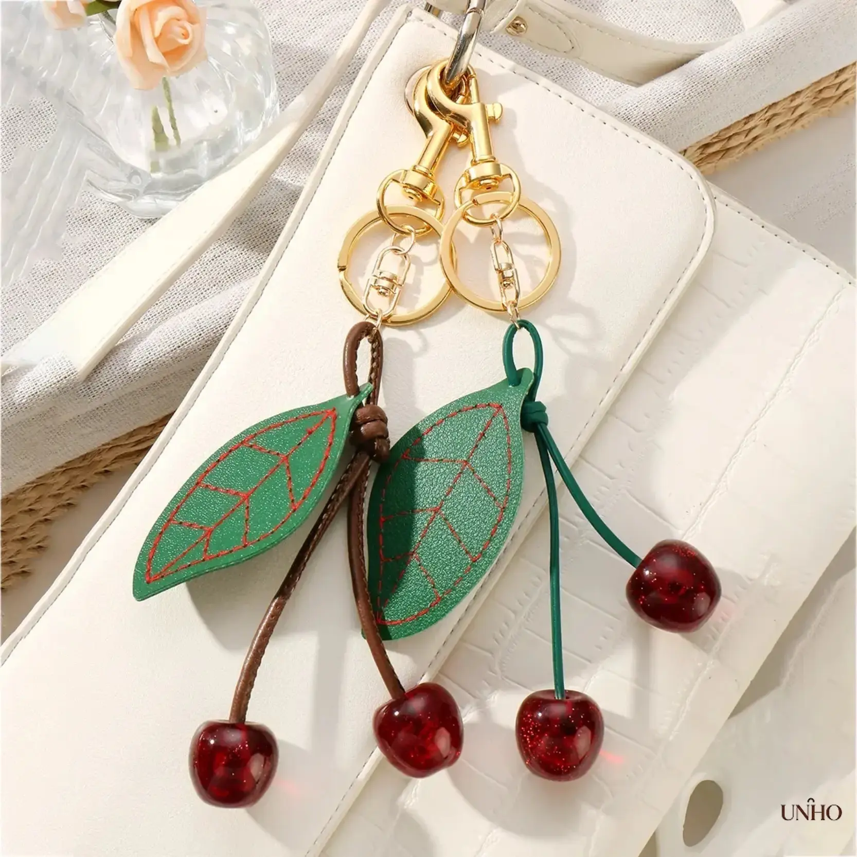Retro‑Style Green Faux‑Leather Leaf Key‑Ring Bag‑Charm For Women, DIY Pendant With Resin‑Cherry Ornament, Chic Fresh‑Looking Accessory For Daily‑Wear And Holiday‑Gift‑Giving Scenarios