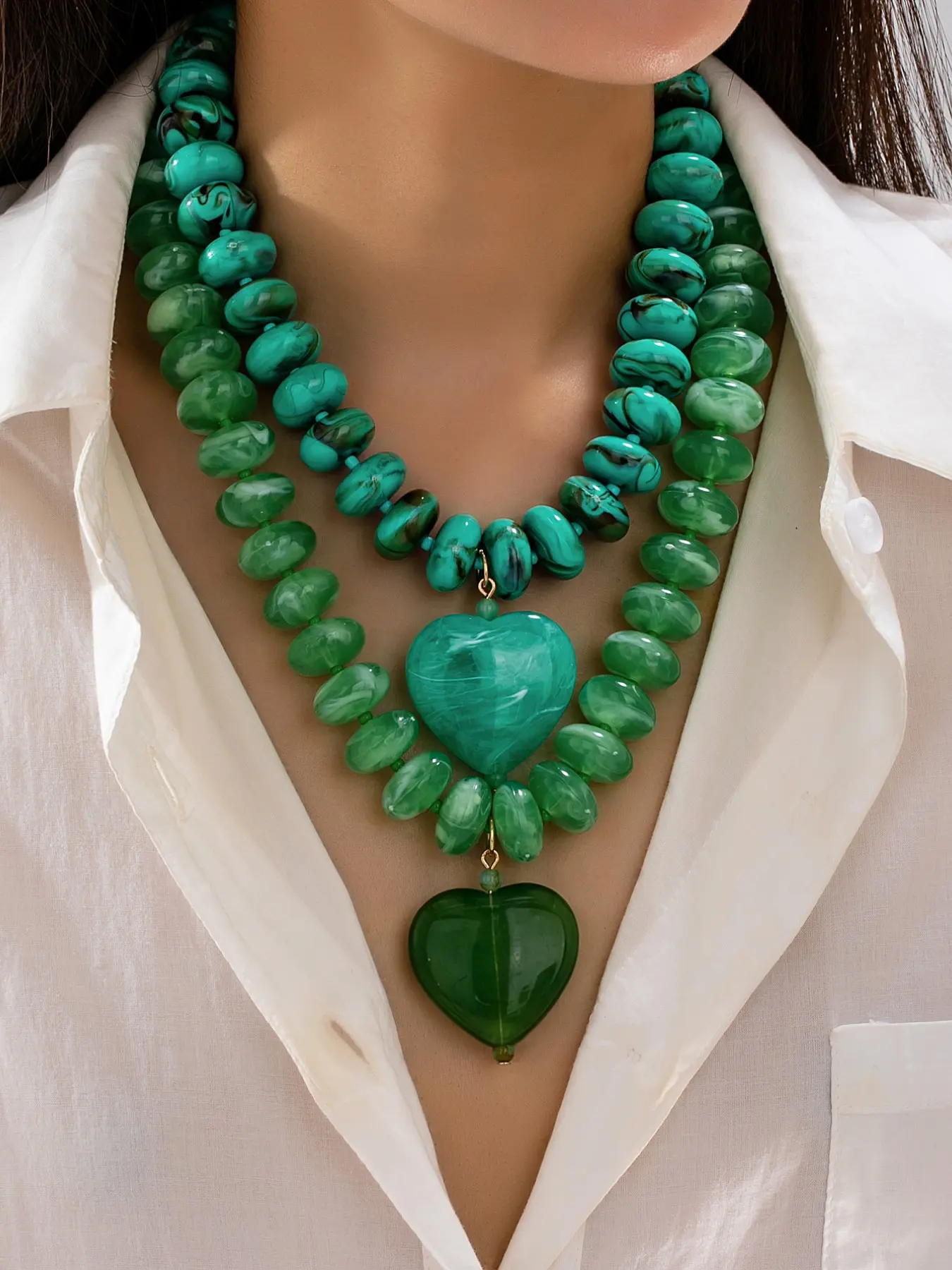 2Pcs Green Layered Beaded Statement Necklace for Women Chunky Acrylic Heart Pendant Boho Style Necklace Trendy Jewelry for Party Wedding Daily Wear