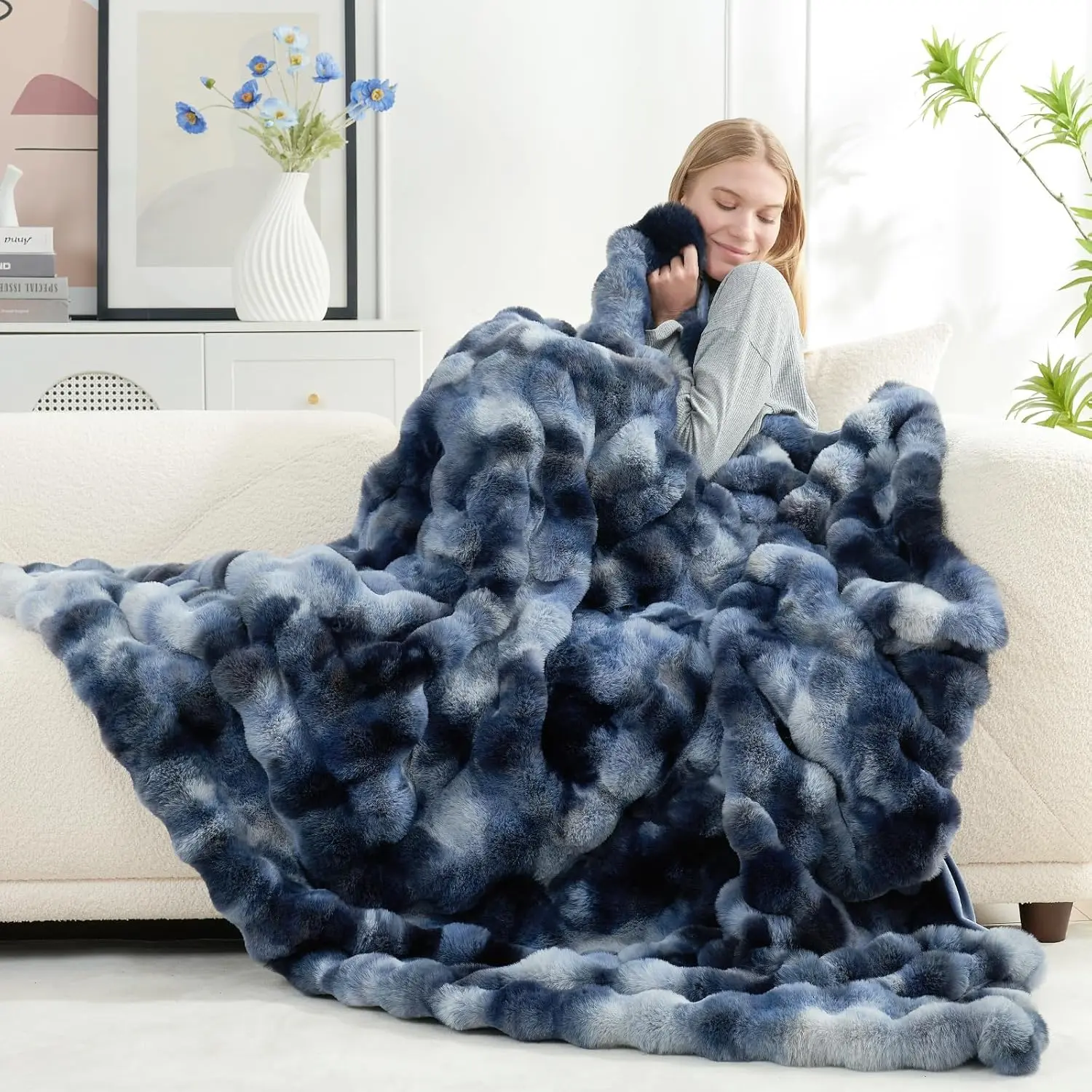 Faux Fur Throw Blanket for Couch, Fuzzy Soft Plush Thick Bubble Blanket for Sofa Bedroom Living Room, 50 * 60 Inches Tie-dye Blue