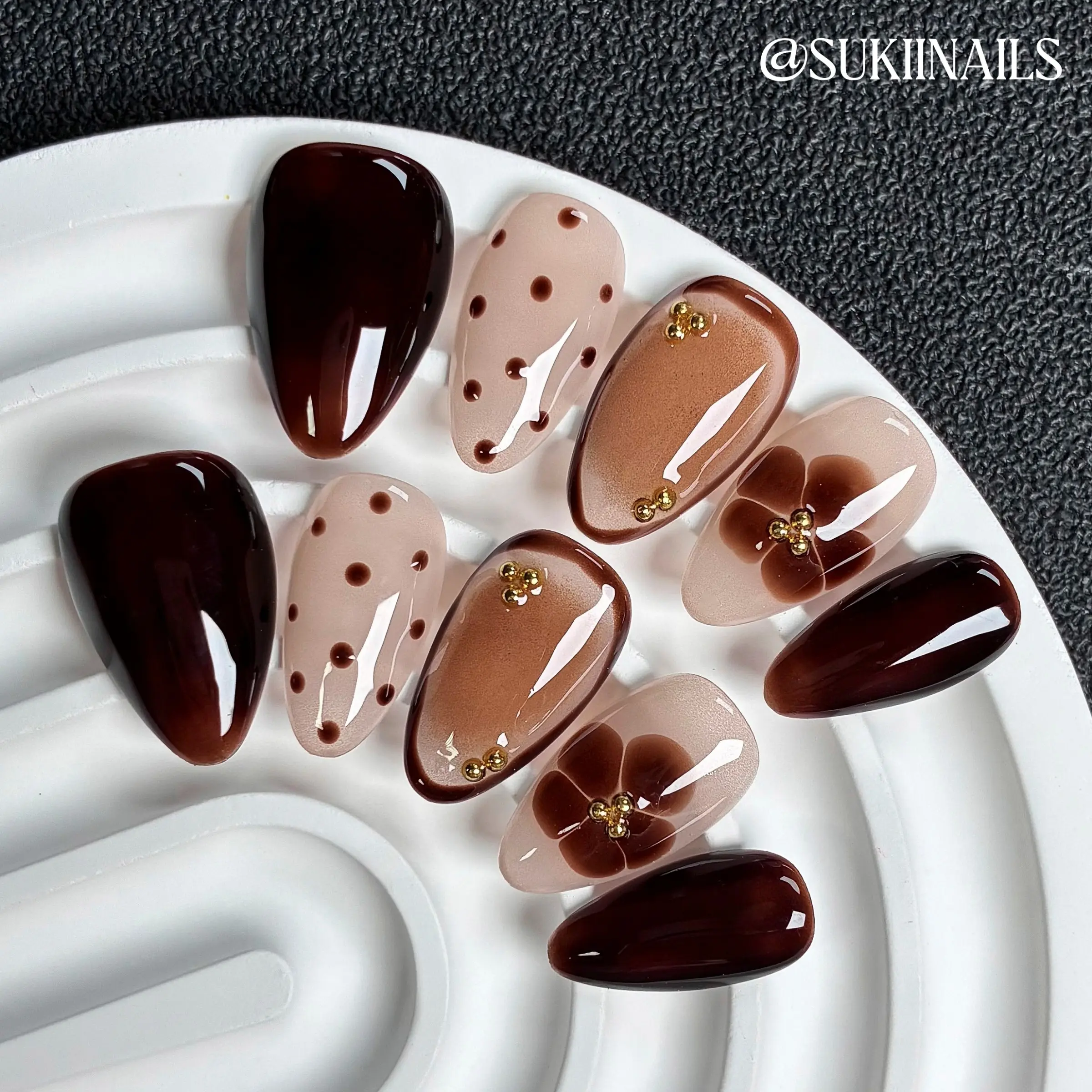 10Pcs Handmade Press On Nails, Acrylic Fake Nails, Short Nails, Almond Nails, Brown Nude Gradient With Gold Bead & Polka Dot Design, Decorative Nails, Glossy Elegant Fake Nails, Wedding Nails For Women