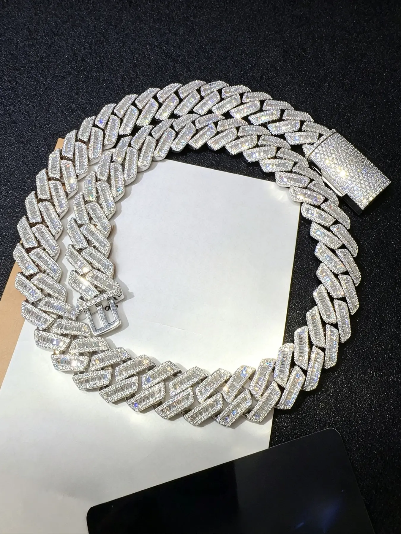 Diamond Cuban chain necklace 20mm rectangular cut DVVS Cuban chain necklace, cuban necklaces, full of high-end texture, common for business receptions and daily commuting, self-wearing and giving away can highlight personal aura