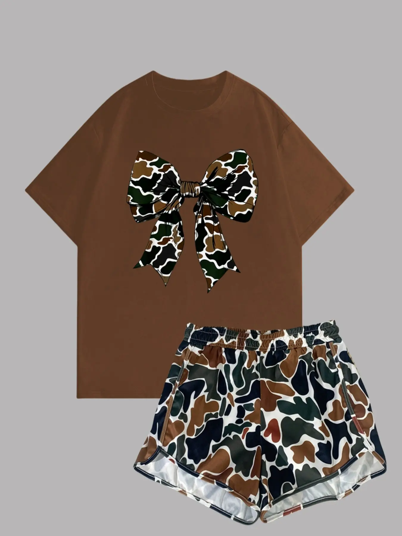 Women's two-piece set, camouflage bow pattern printed basic round neck short sleeved top paired with elastic waist side slit pants camouflage casual shorts, summer street home leisure sports set