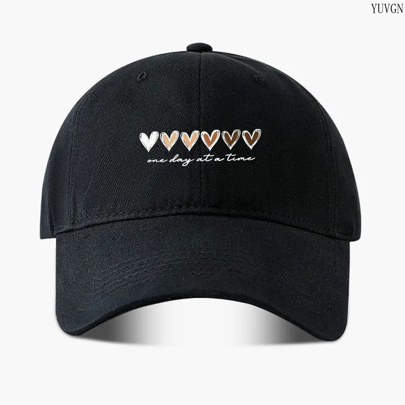 Unisex Baseball Cap with Gradient Heart Graphic, Soft Fabric Dad Hat with Adjustable Size and Curved Brim for Daily Wear, Outdoor Sports