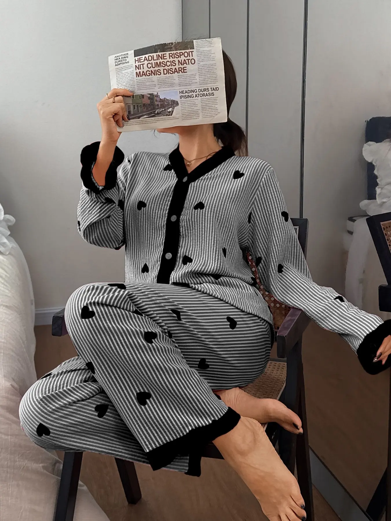 Elegant Women's Sleepwear Pajama Set, Heart Pattern V-Neck Long Sleeve Top and Pants, Lightweight Home Clothing, Comfortable Nightwear