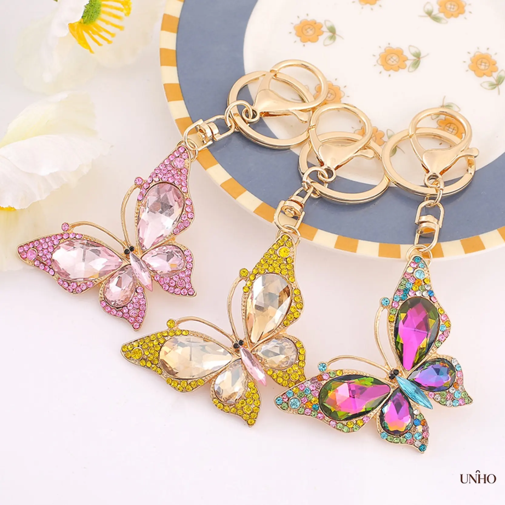 Fashionable Colorful Rhinestone‑Butterfly Alloy Keychains, Sparkling Crystal Key‑Ring Pendants, Creative Decor Charms For Backpacks, Car Keys And Daily‑Accessory Styling