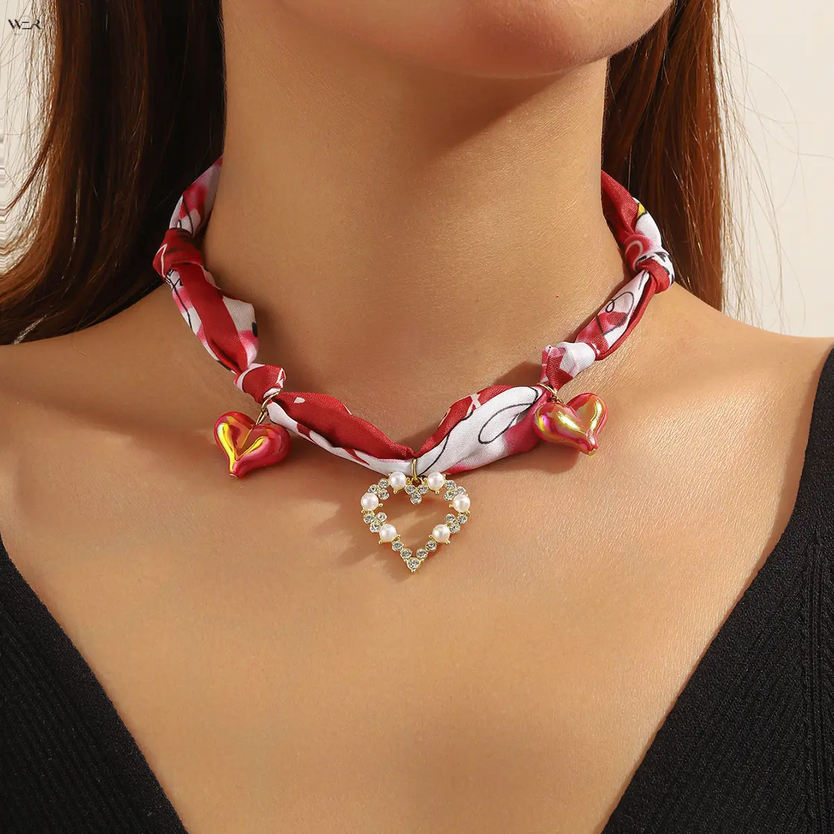 Women's Vintage Floral Print Soft Fabric Choker Necklace - Adjustable Heart Rhinestone Heart Charm, 8 Colors Boho Wrap Ribbon Jewelry for Boho Chic Outfits & Casual Wear Gifts
