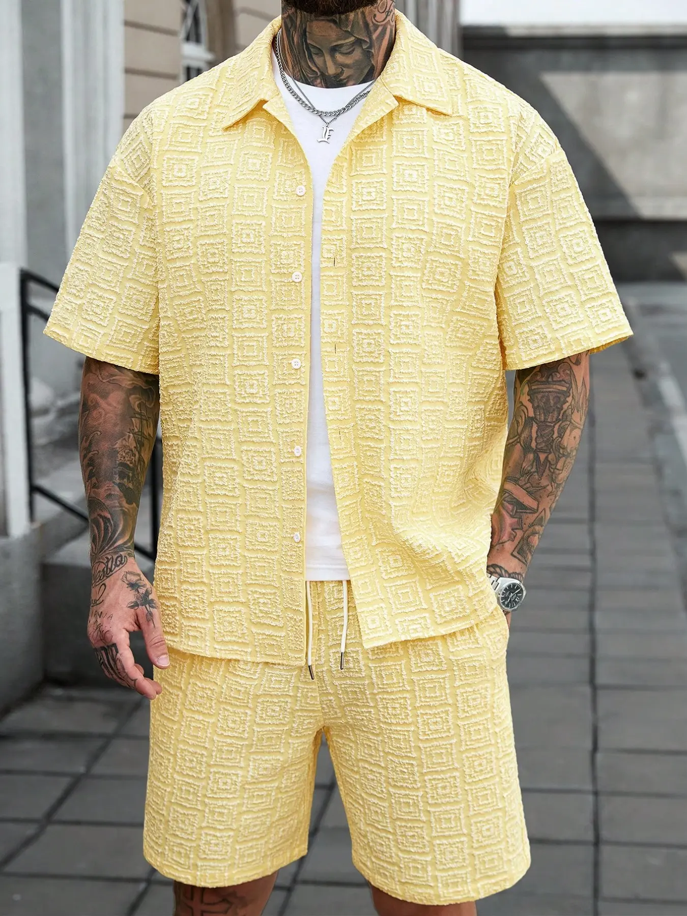 Men's Two-Piece Set Short Sleeve Shirt and Shorts, Casual Button-Down Top and Shorts, Menswear Summer Tropical for Vacation and Beach