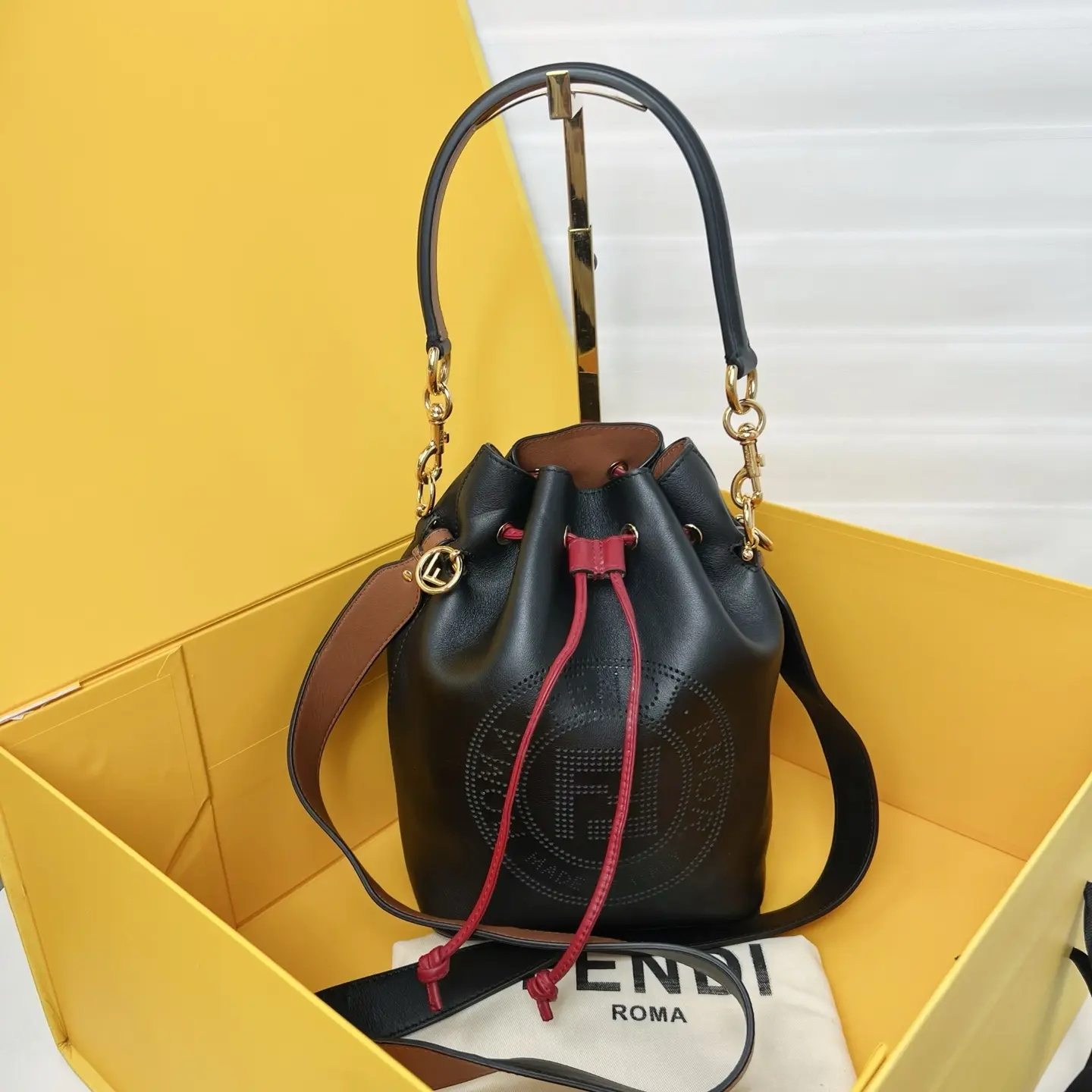 Pre-owned FENDI*/Bucket Bag/KLB1803032