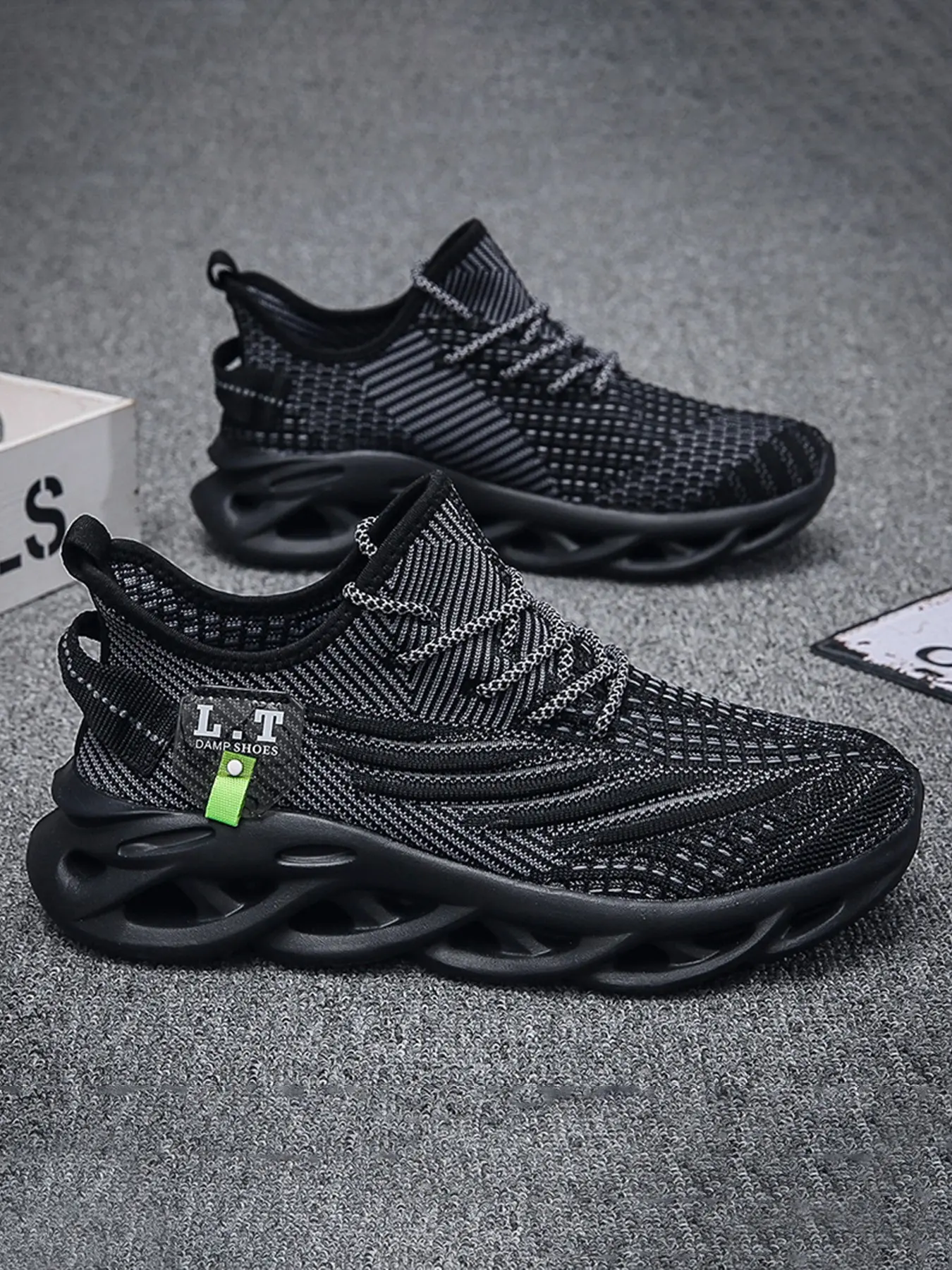 Men's Flyknit Mesh Sneakers, Blade Thick Sole Shock Absorption, Breathable Lightweight Running Casual Shoes, Athletic Running Trainers, All Seasons Low Top Round Toe
