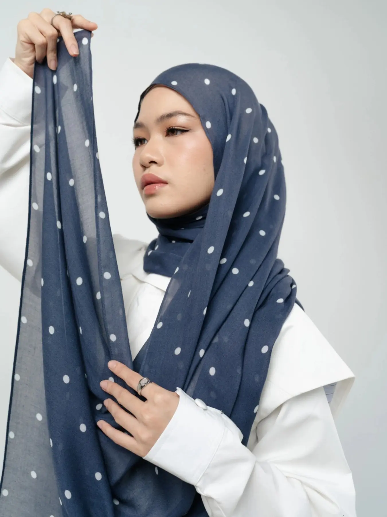 Polka Dot Print Women's Long Scarf Shawl, Classic Fashion Versatile Headscarf, Stylish Accessory for Everyday Wear, Elegant Ladies' Wrap