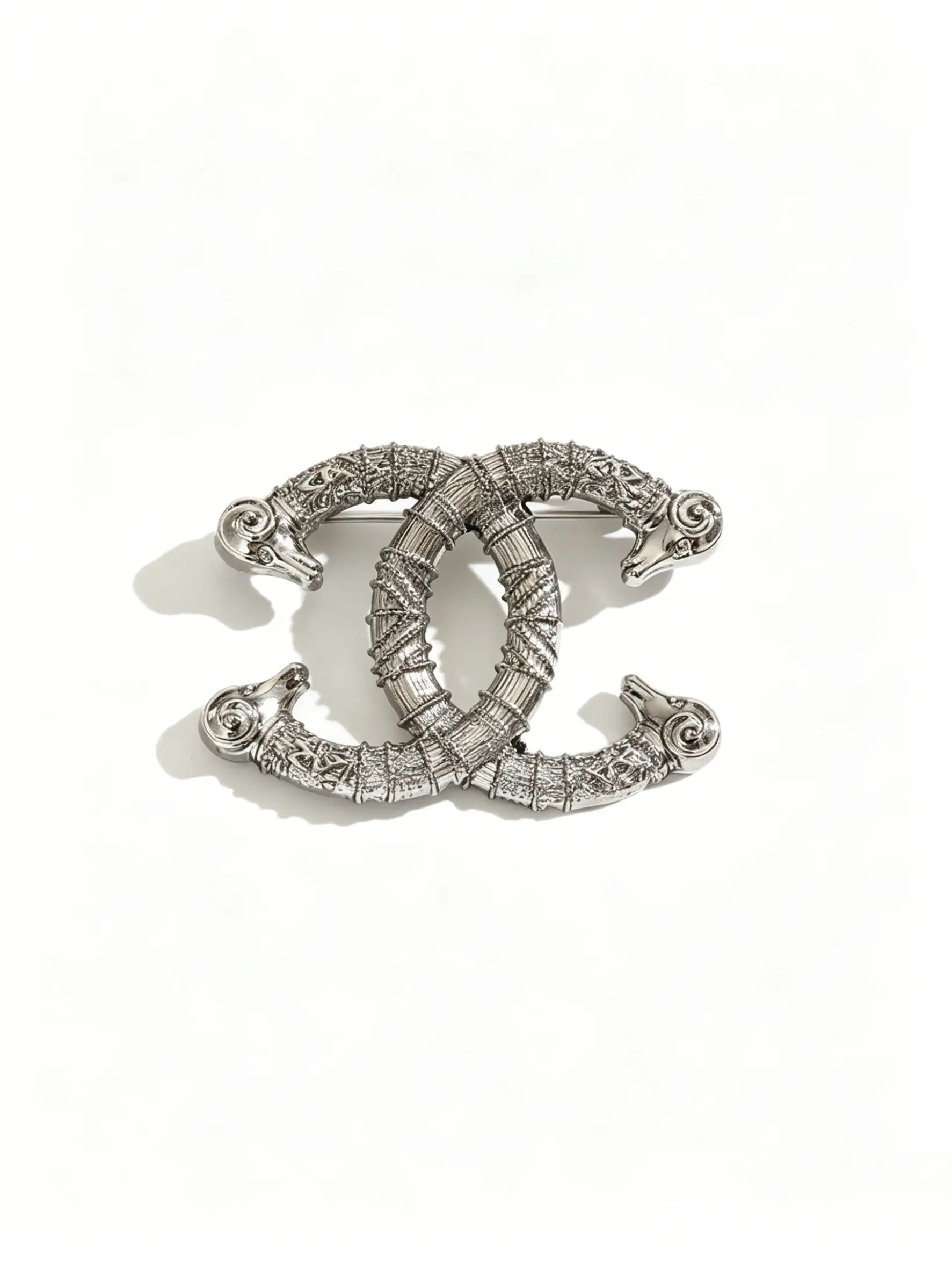 Women's Letter Brooch, Elegant All-Season Accessory, Perfect for Daily Wear, Parties, Weddings, Anniversaries, Halloween Gifts
