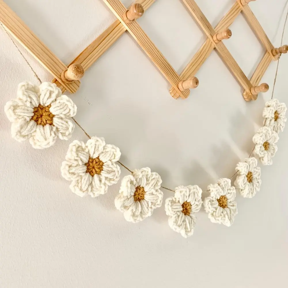 Handmade Crochet Daisy Garland Banner 1.8m/6ft Floral Wall Decor, Cute Hanging Ornament for Baby Shower Wedding Birthday Party