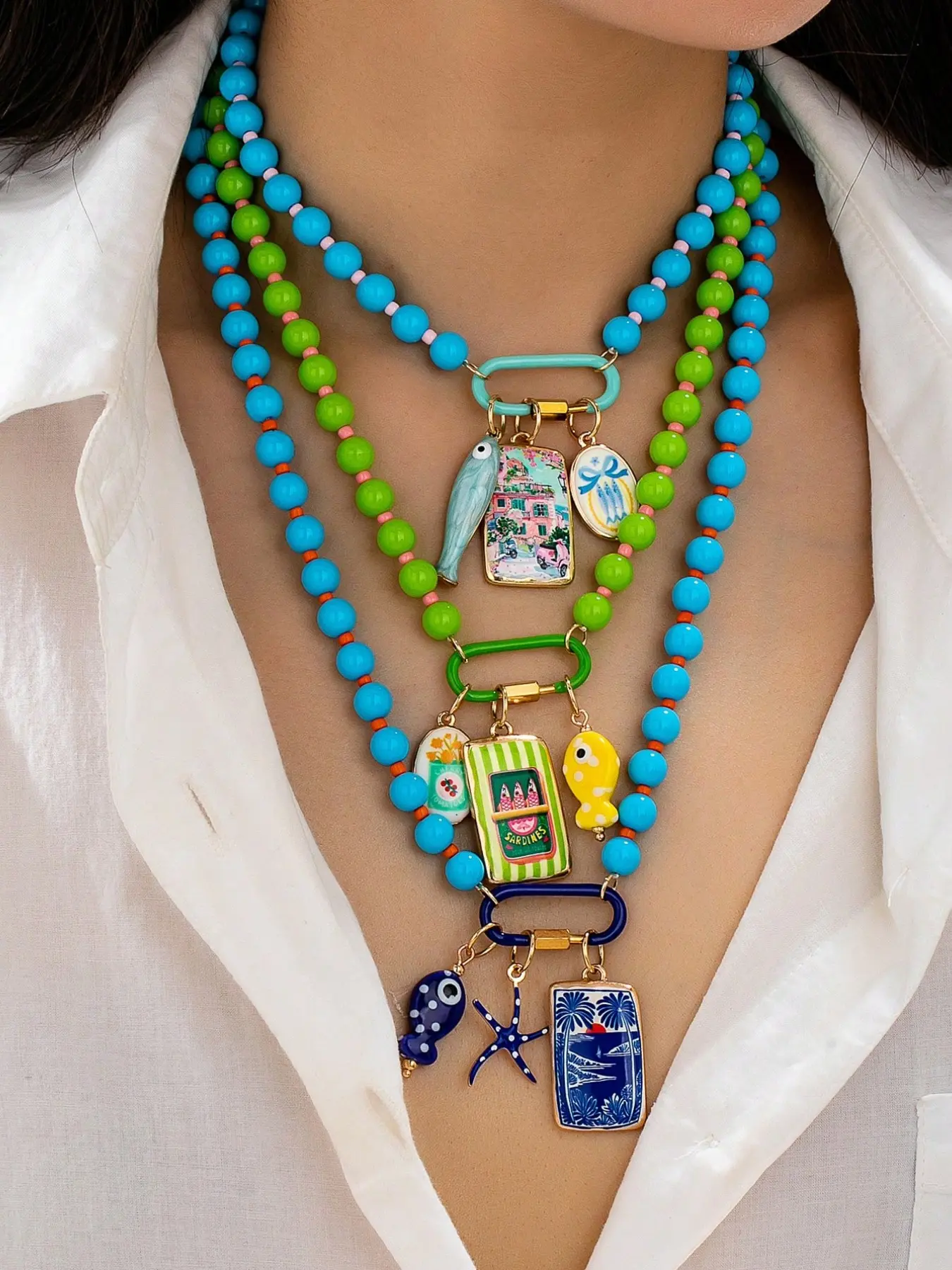 3Pc Colorful Ocean-Themed Layered Beaded Boho Style Necklace for Women - Blue & Green Beaded Chokers with Enamel Fish & Coastal Charms, Tropical Vacation Statement Jewelry, Decorative Necklace