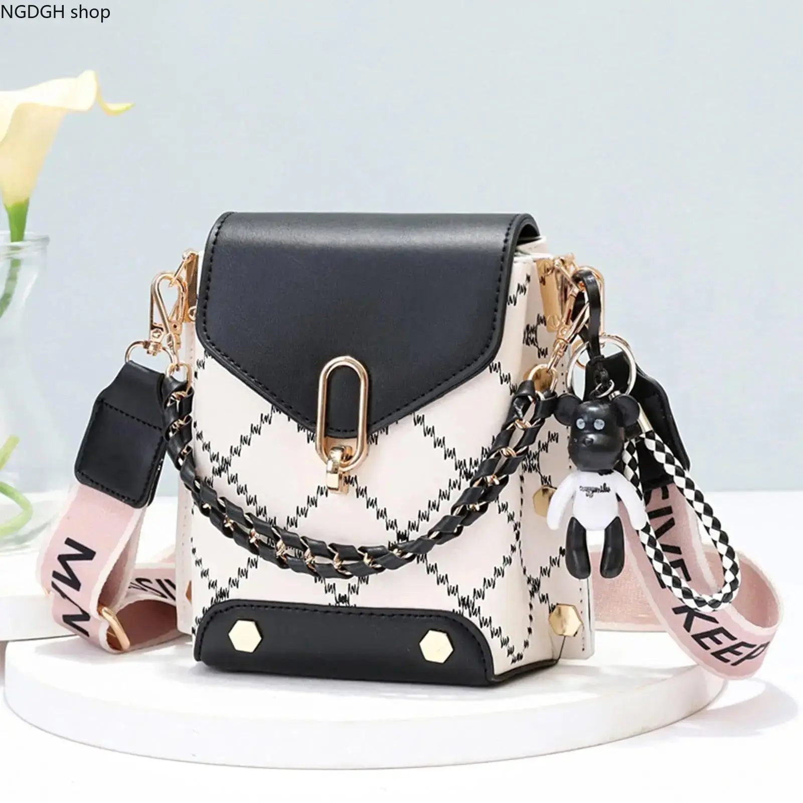 Women's Vintage Houndstooth Plaid Embroidered Crossbody Bag - Retro Look Small Studded Mini Shoulder Purse with Wide Strap, 1Pc for Travel Casual (Sports & Outdoor Accessory), Casual Wear, Female
