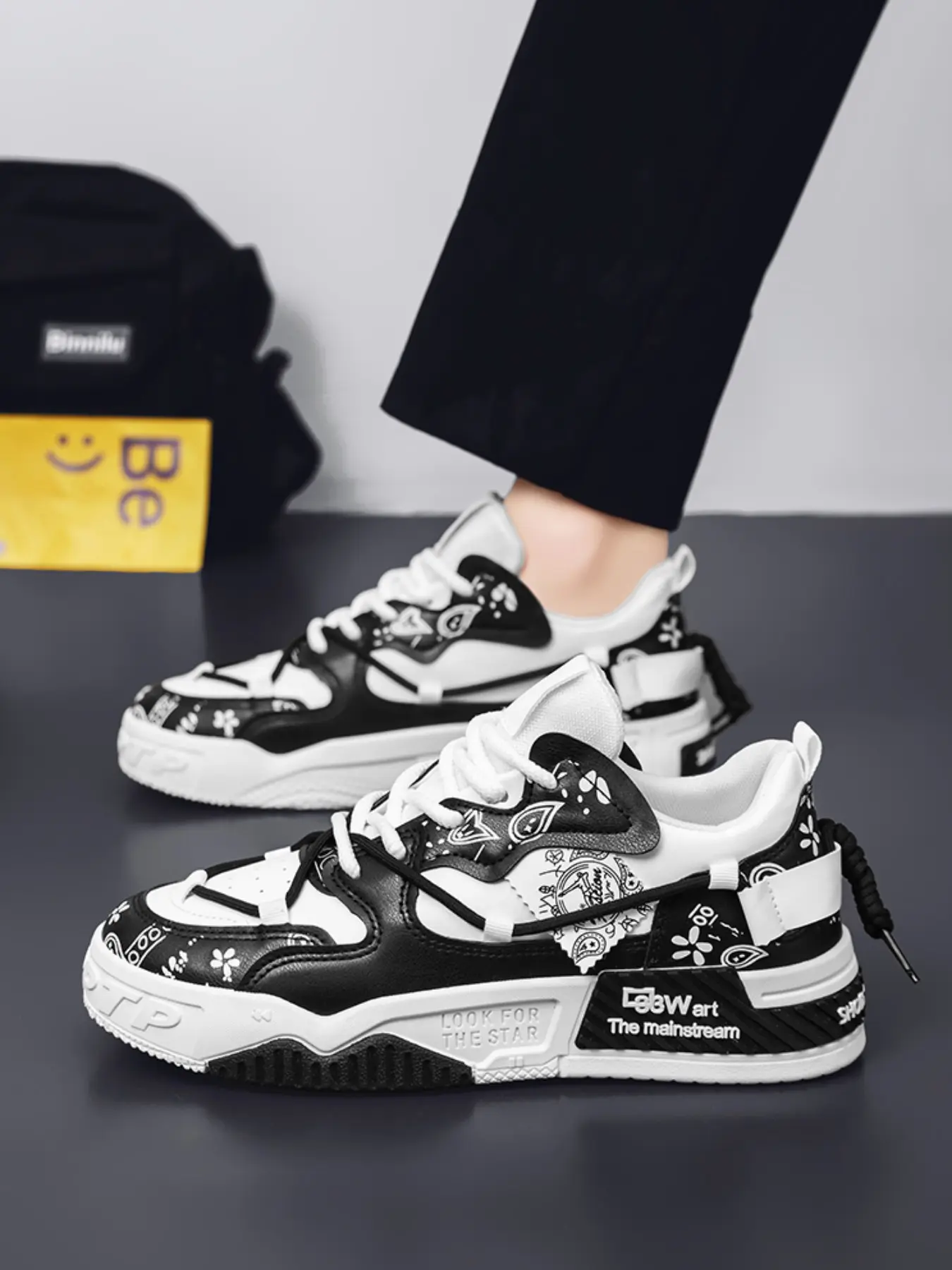 2026 New Retro Printed Platform Casual Skate Shoes for Men & Teenagers, Double Drawstring Woven Satin Ribbon Decor, Color Block Patchwork, Thick Serrated Outsole, Non-Slip & Lightweight Sneakers, Ideal for Daily Commute, School