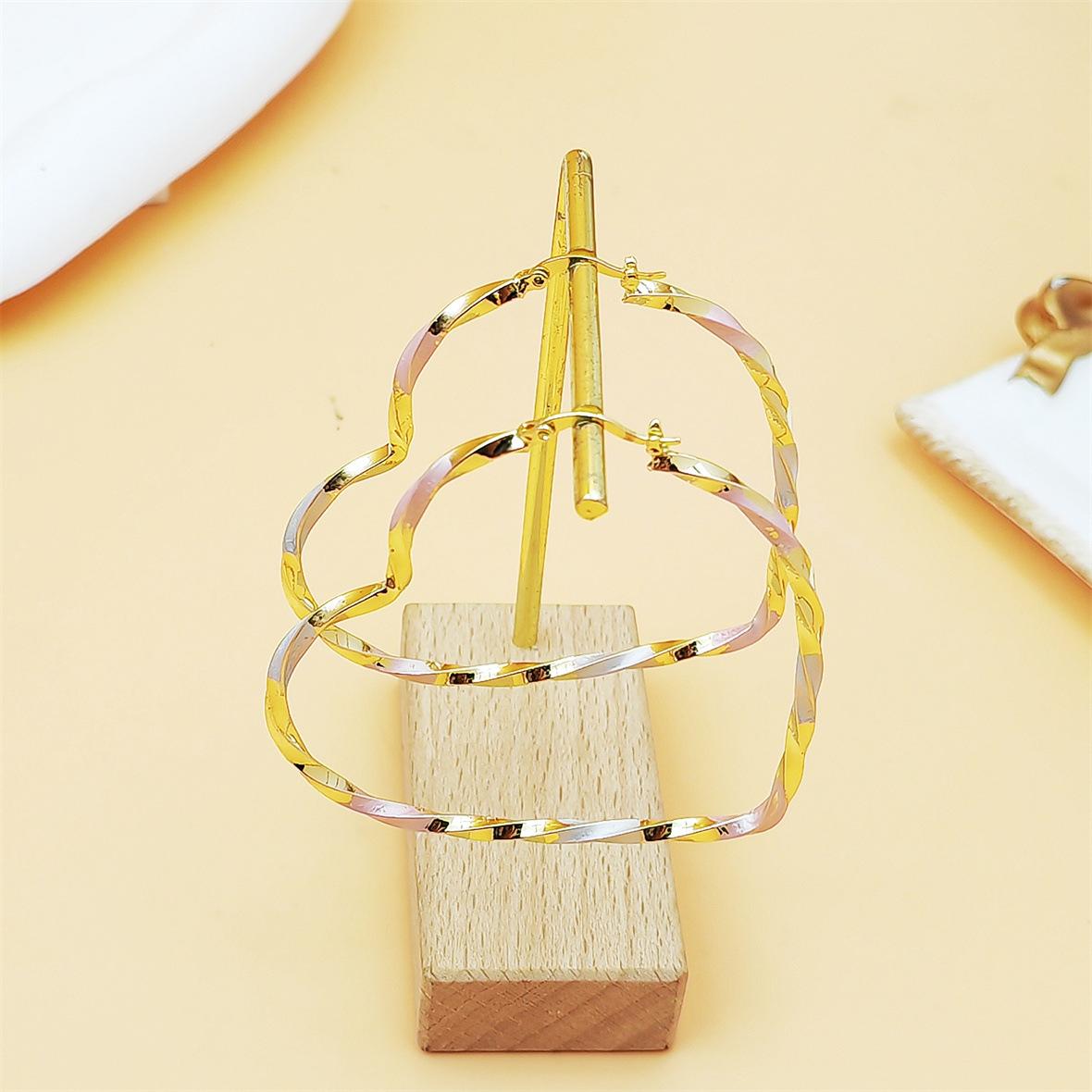 18K Gold Plated Heart Twist Hoop Earrings for Women, Minimalist Geometric Open Hoop Design, Simple Chic Korean Style Jewelry, Lightweight & Elegant for Daily Wear, Parties & Everyday Outfits